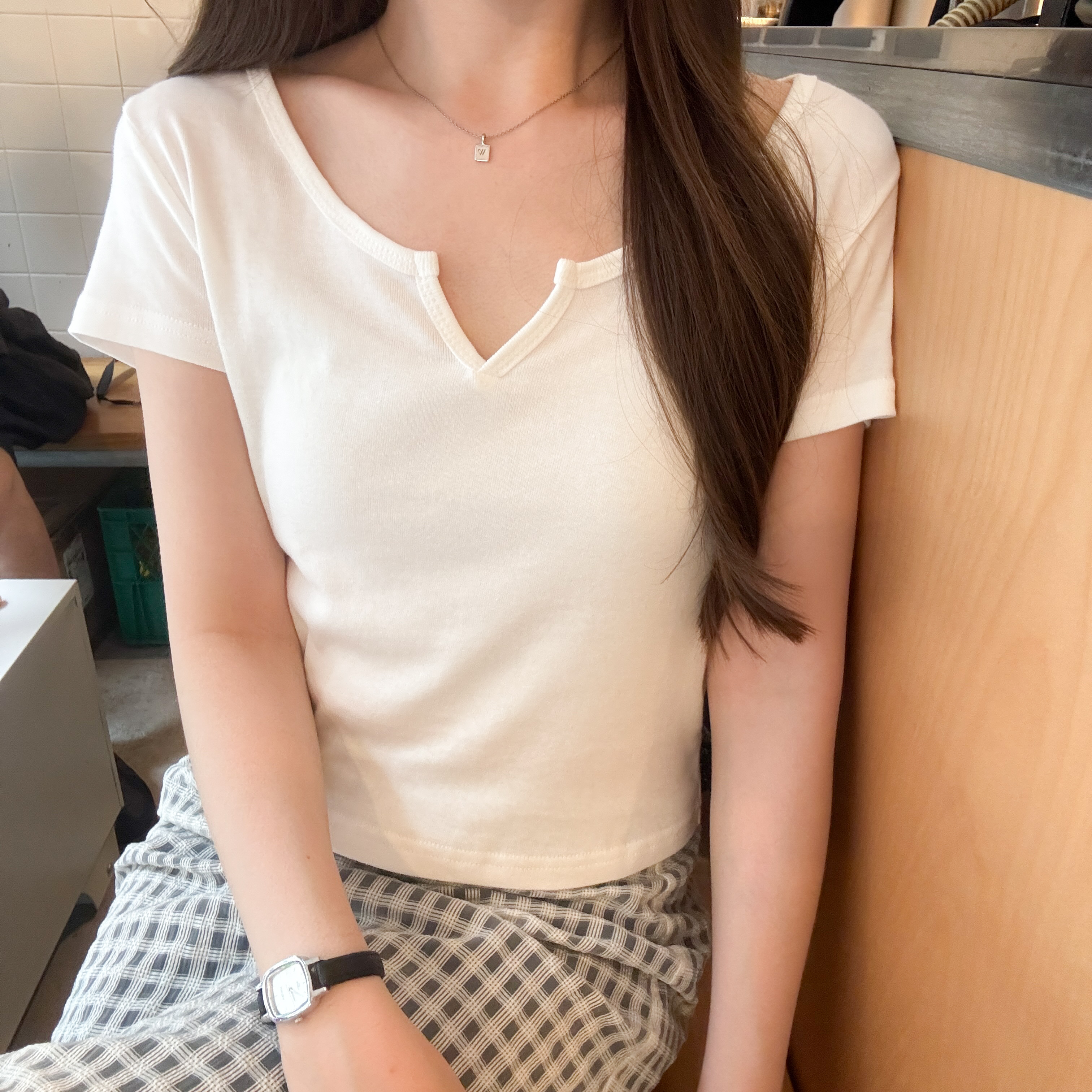 小V圓領tee