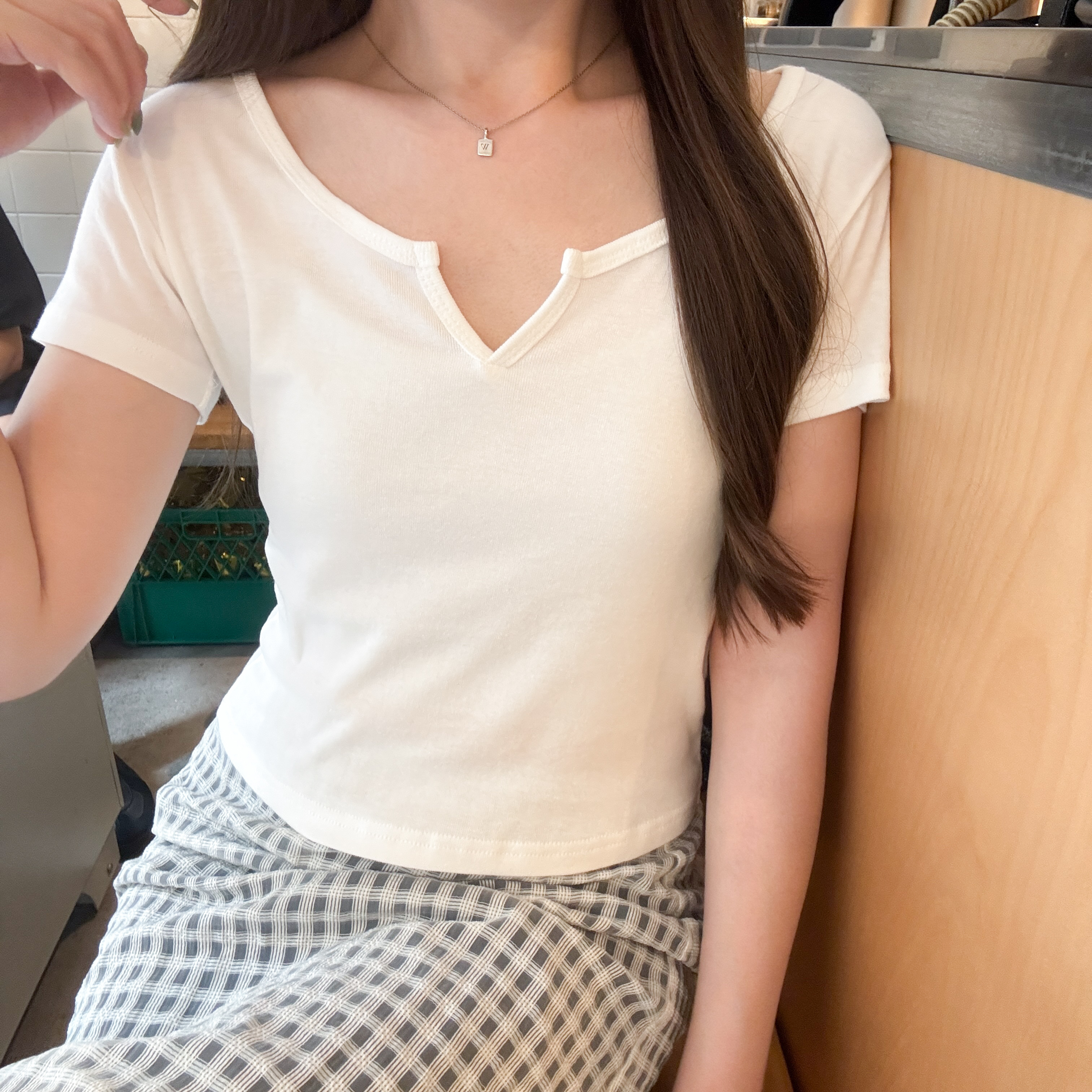 小V圓領tee