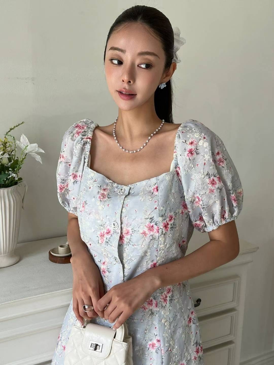 公主V領袖朵蕾開釦長洋裝