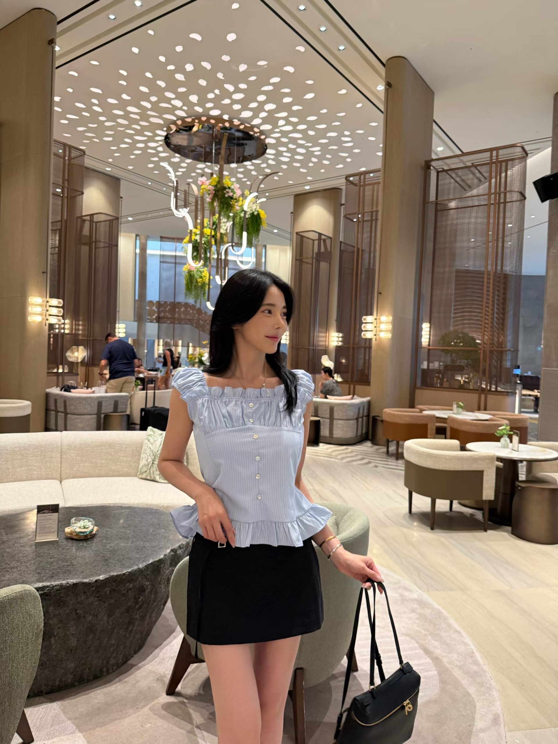 後鬆緊釦子背心