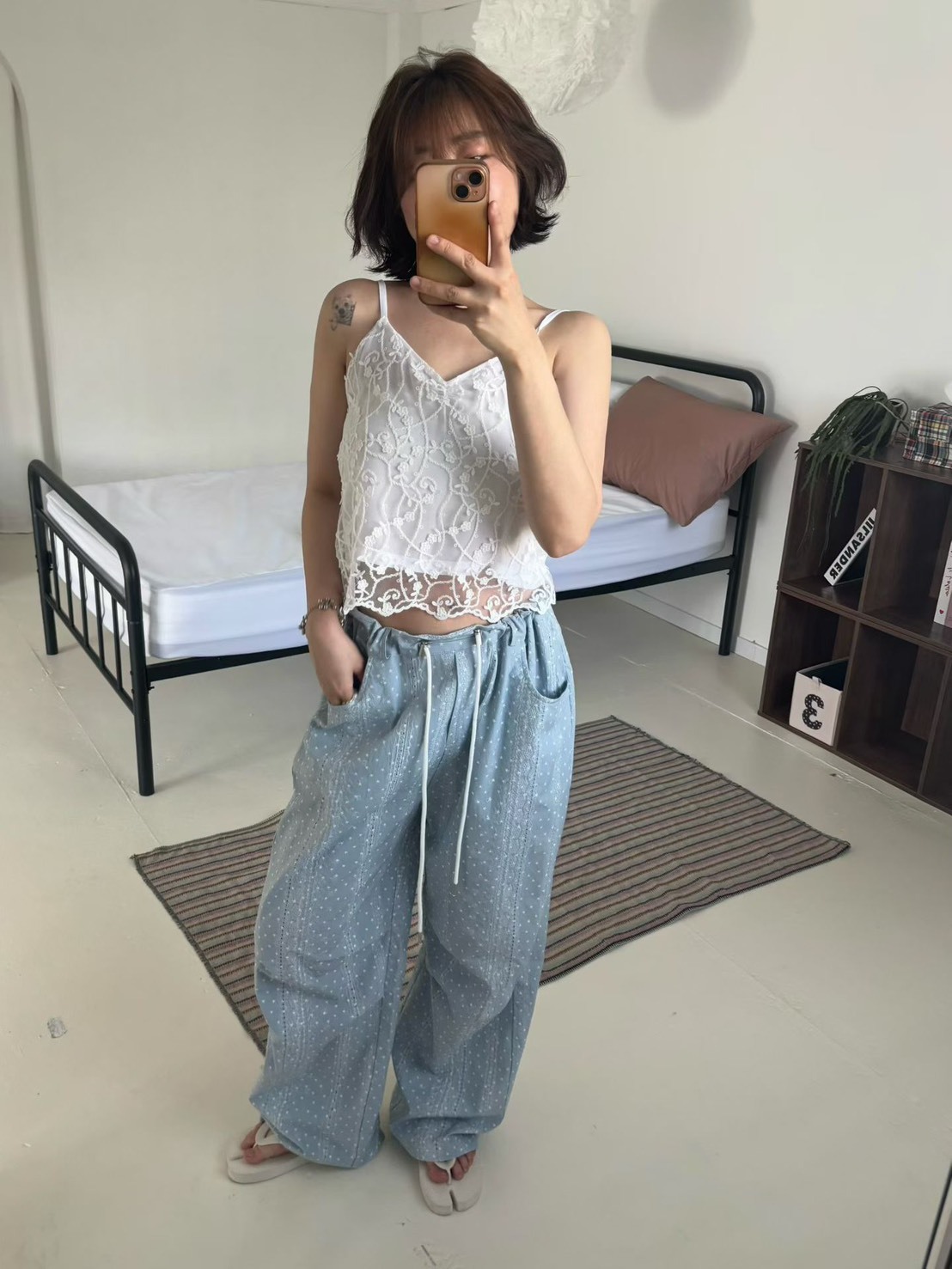 藤蔓蕾絲背心