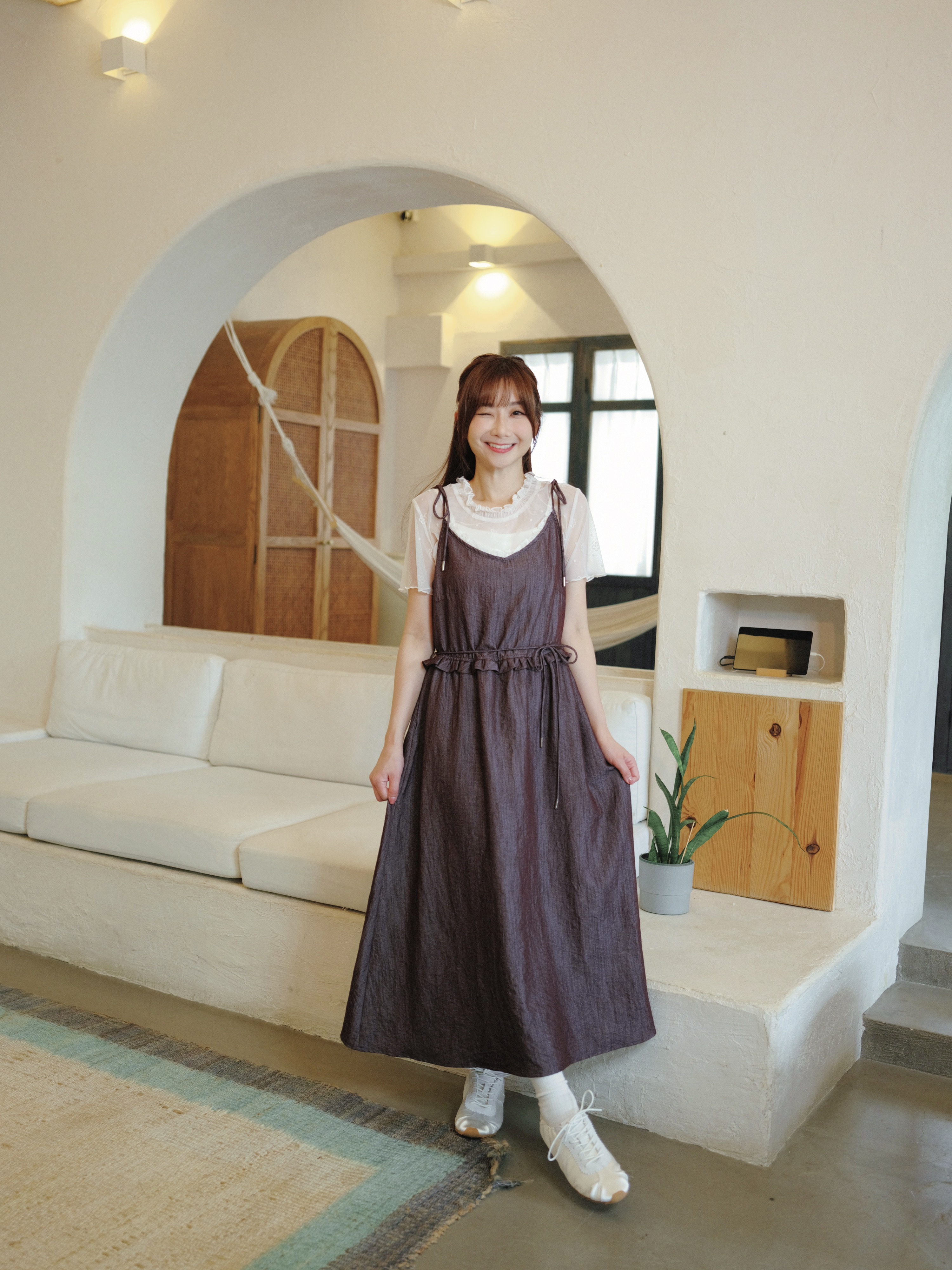 三色 / 蕾絲小V領竹節棉連身裙 / Lace-Trim Slub Cotton Cami Dress