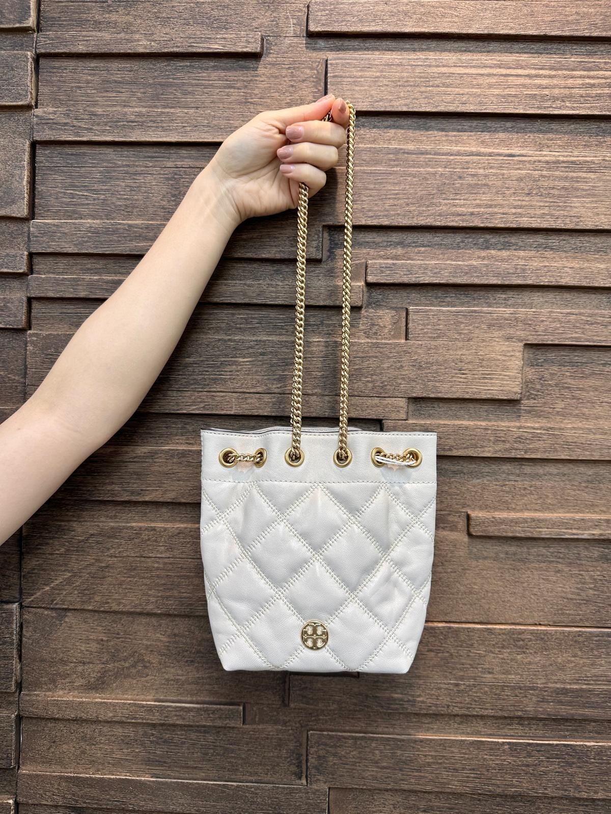 LYS02090 Tory Burch 金色logo 菱格白色水桶袋