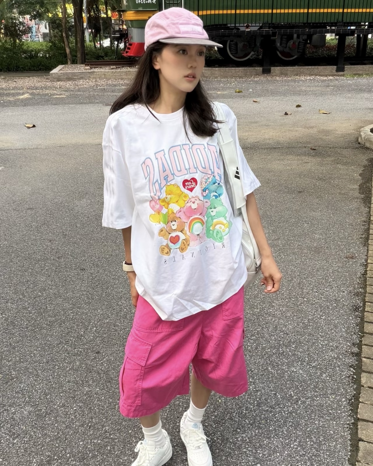 ADIDAS x CARE BEARS QS TEE 彩虹熊 聯名 落肩 Oversize 寬鬆 短袖 上衣