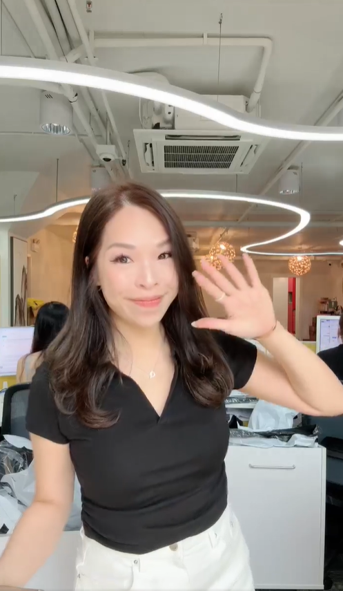 (現貨)韓國百搭彈性反領小V修腰TOP-白色 #G748
