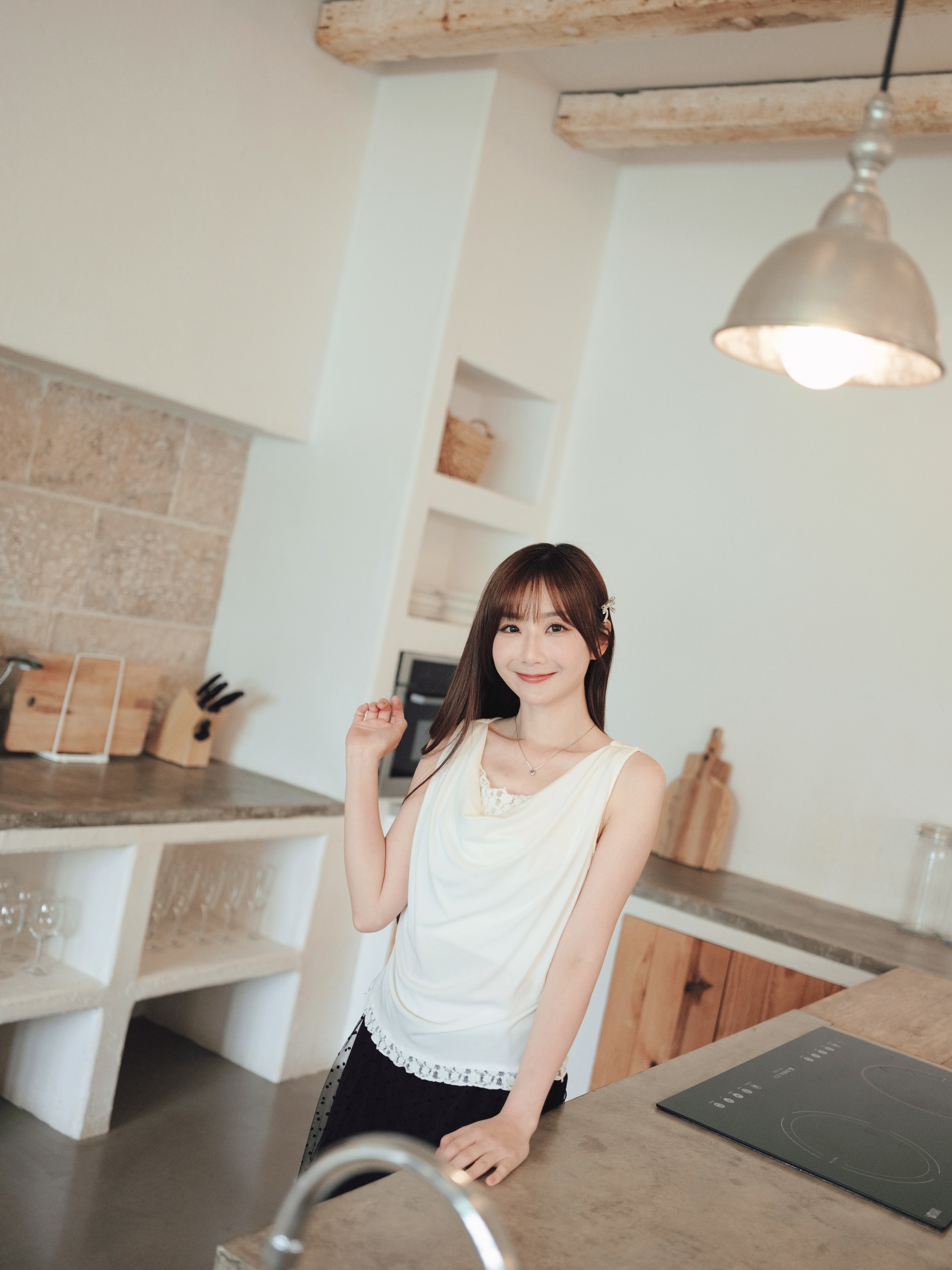 兩色 / 蕾絲層次感盪領背心 / Lace-Trimmed Layered Cowl Neck Tank Top