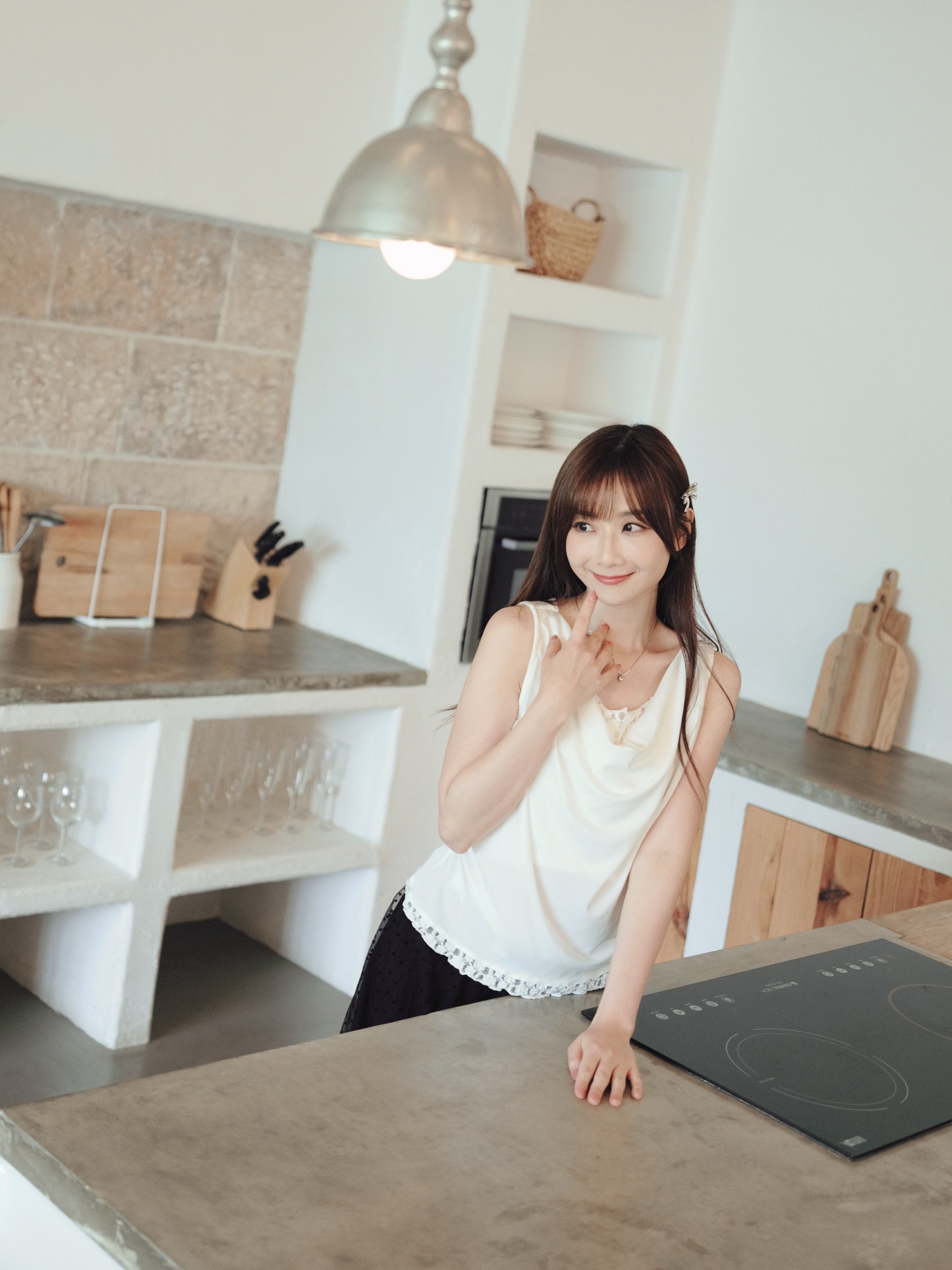 兩色 / 蕾絲層次感盪領背心 / Lace-Trimmed Layered Cowl Neck Tank Top