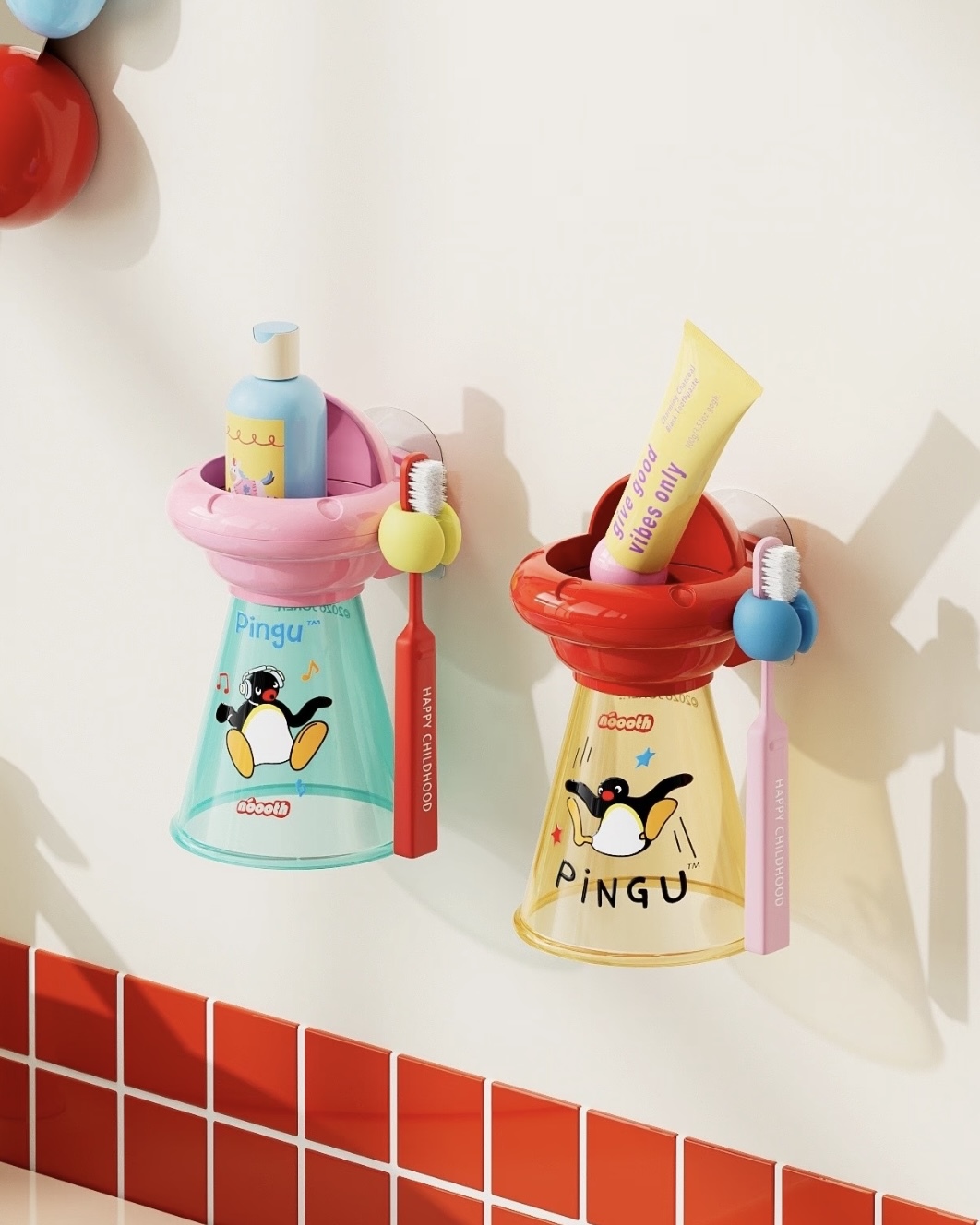 <正版授權>PINGU 企鵝家族 UFO造型 磁吸 漱口杯組