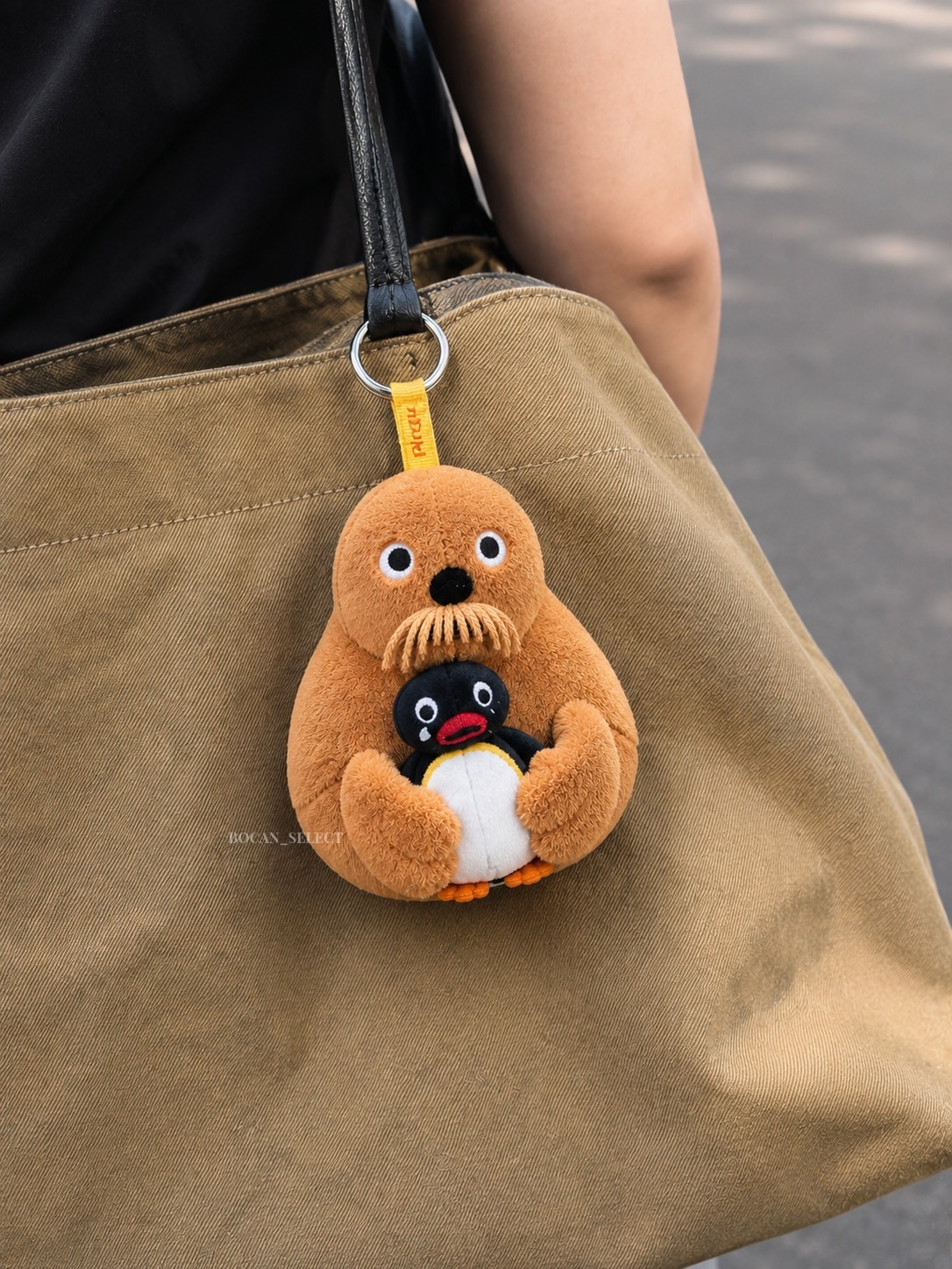 正版授權 韓國限定 PINGU 企鵝家族 海象抱抱 毛絨 吊飾 掛件