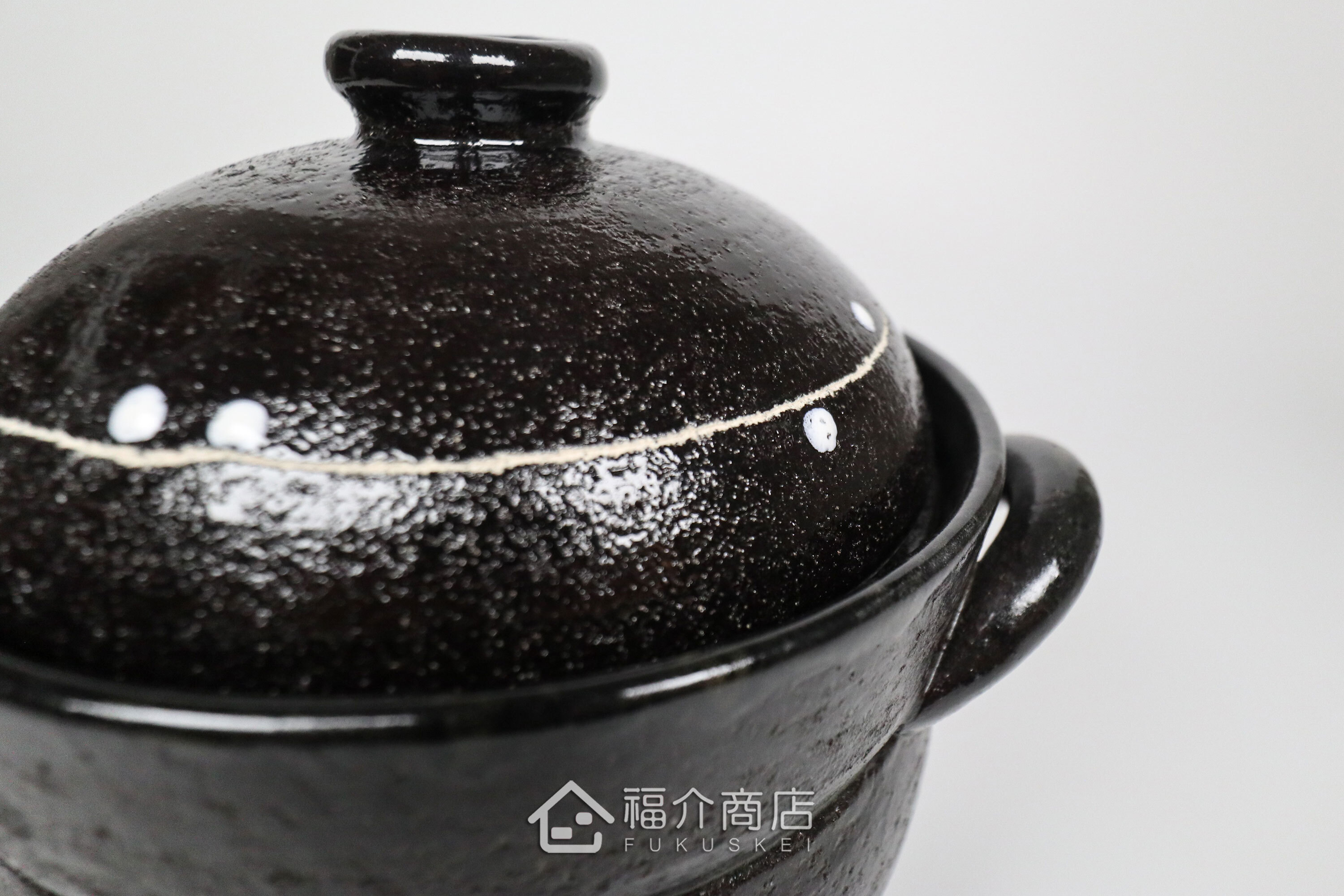 煮飯用陶瓷材質的飯鍋