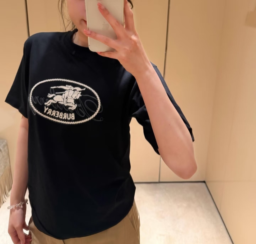 BBR 黑色 BURBERRY連戰馬白色刺繡 TEE  (男女款)