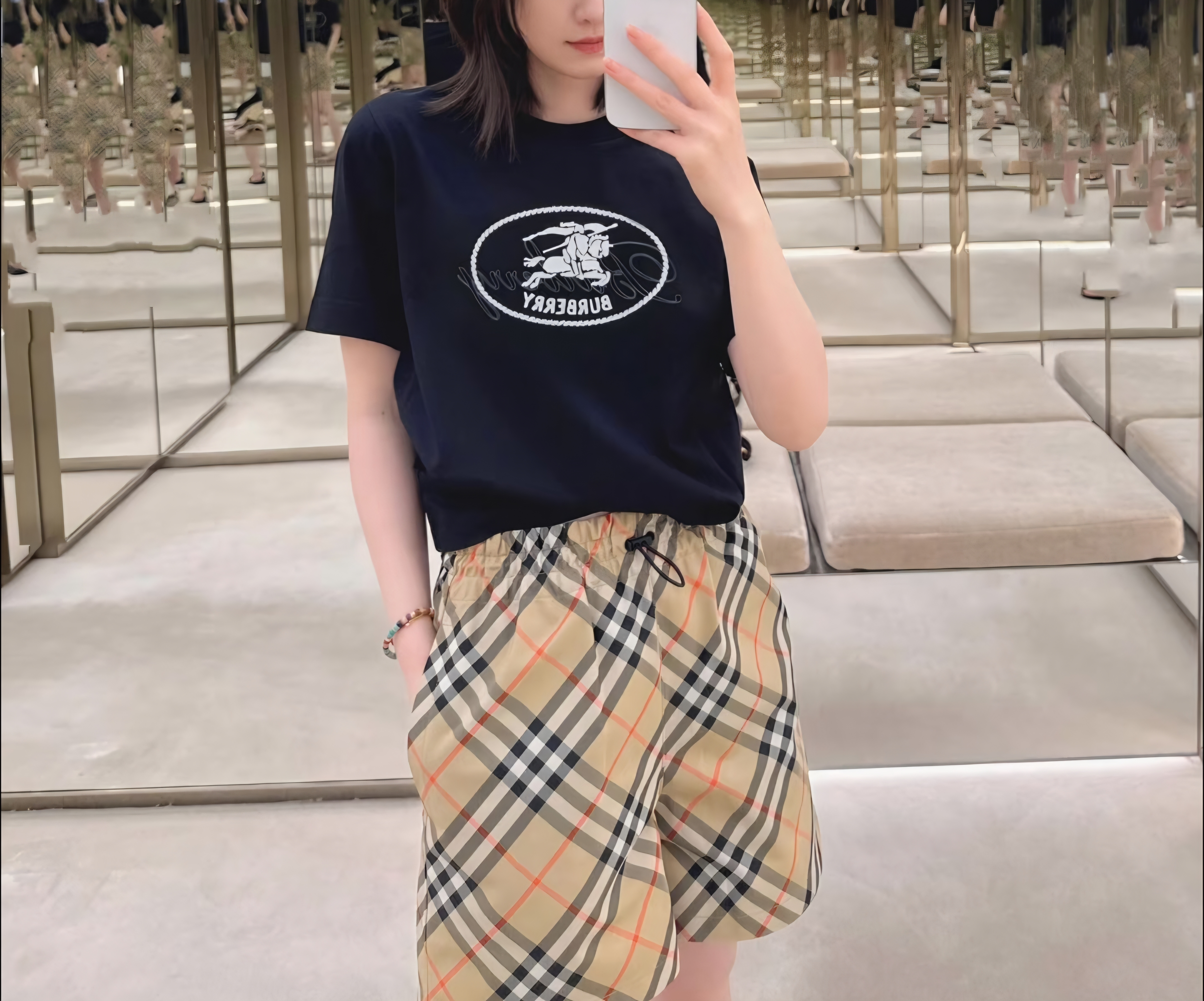 BBR 黑色 BURBERRY連戰馬白色刺繡 TEE  (男女款)