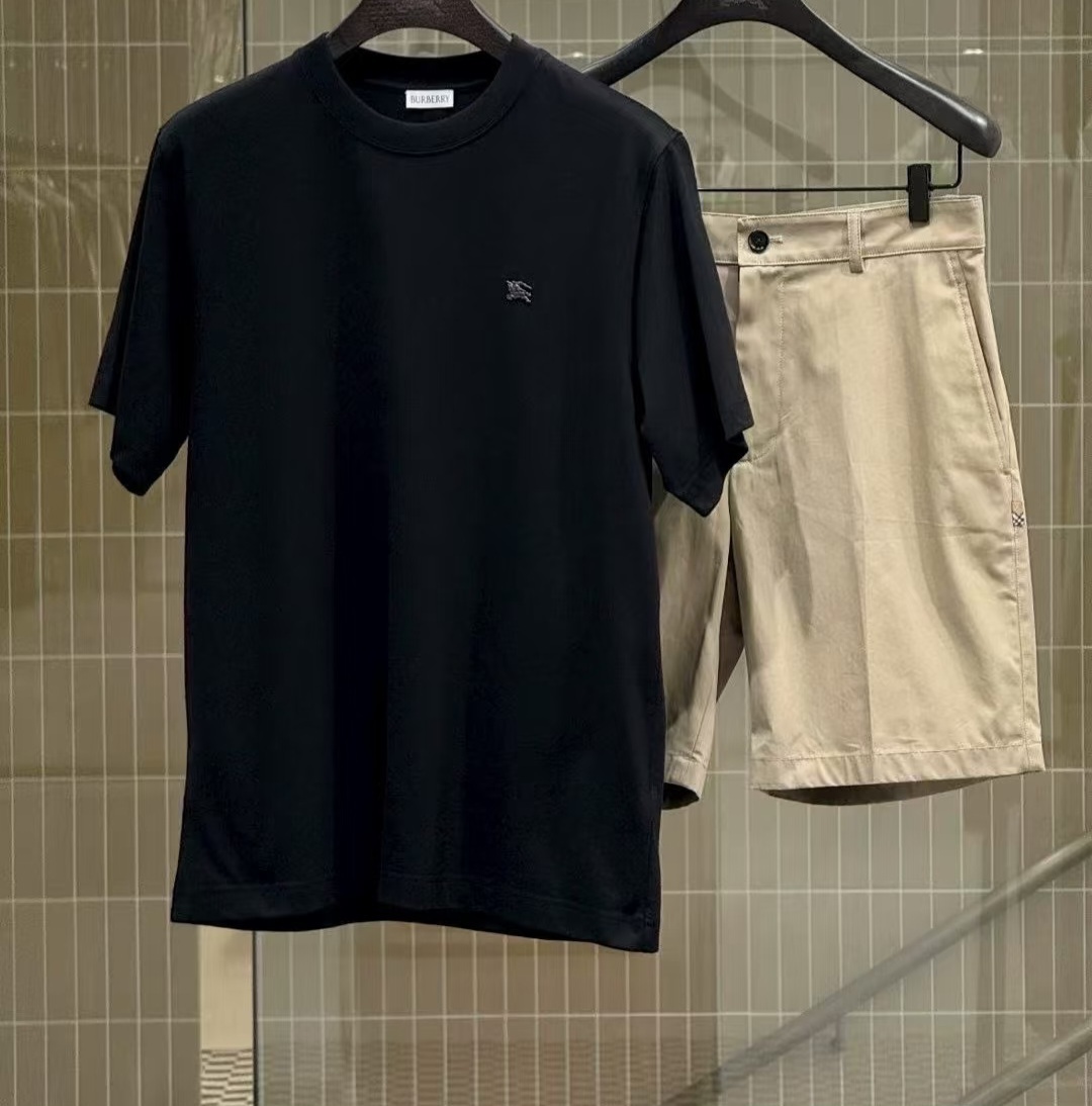 BBR 黑色 細金色鐵製戰馬 LOGO TEE  (男女款)