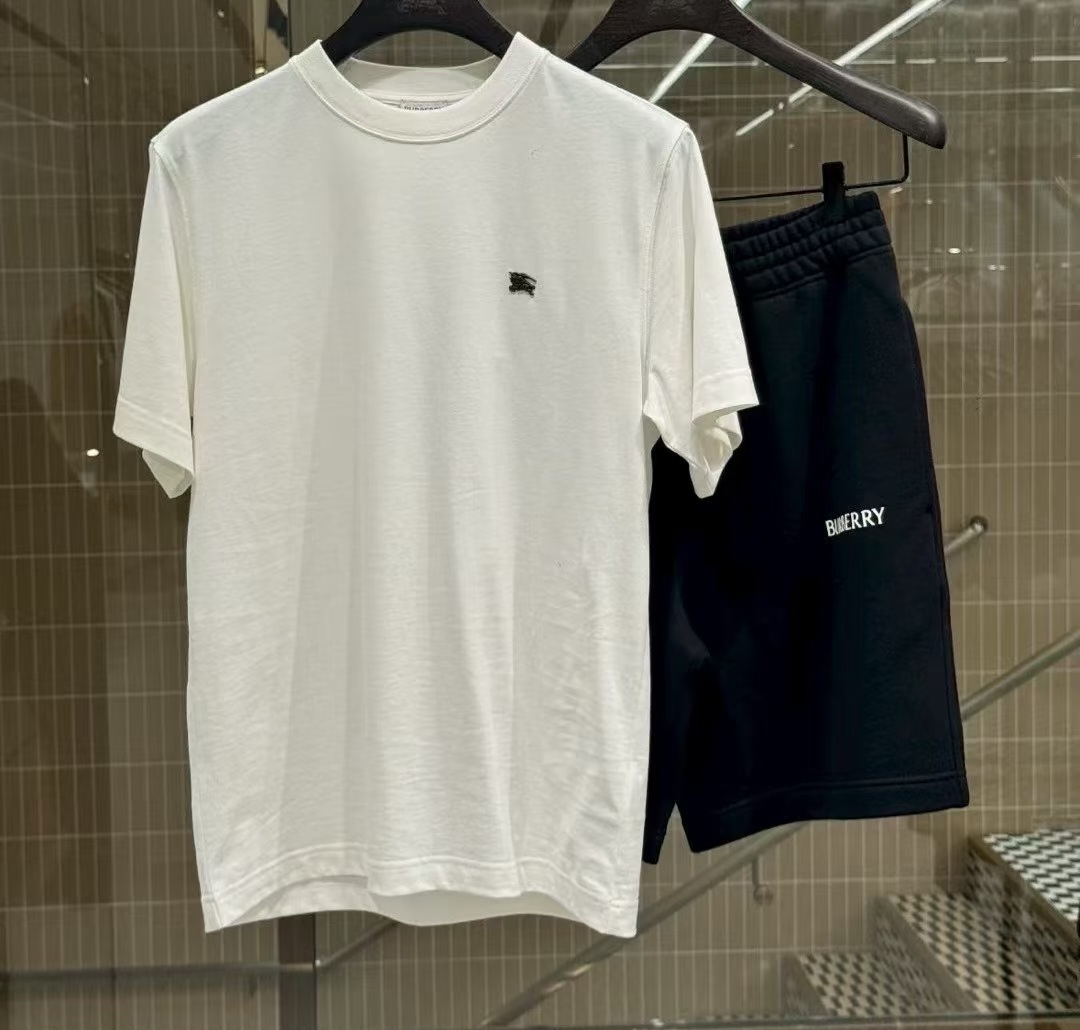 BBR 白色 細金色鐵製戰馬 LOGO TEE  (男女款)