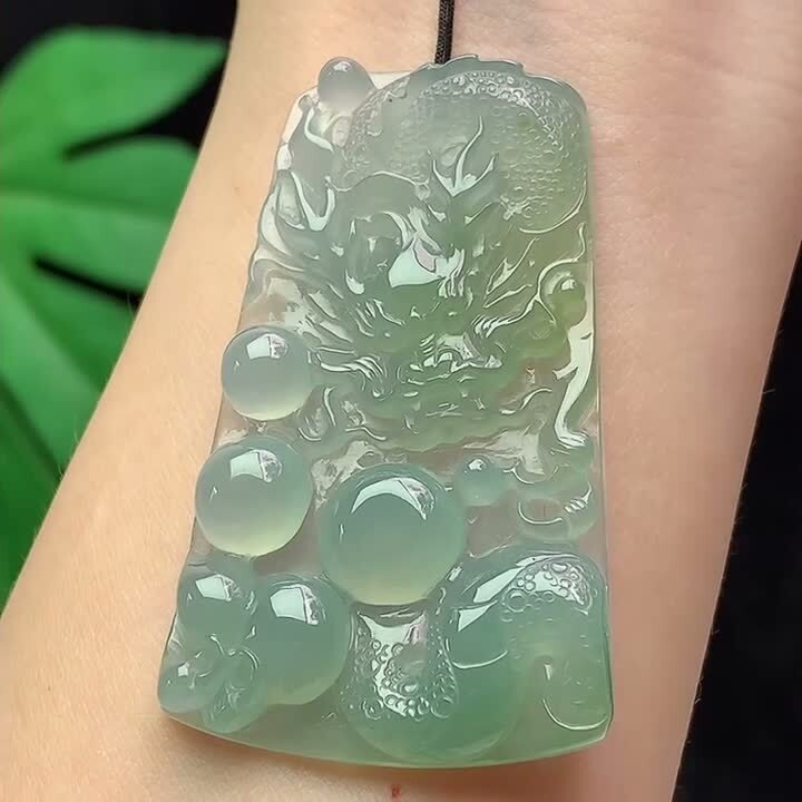 75335 翡翠冰種底色龍牌