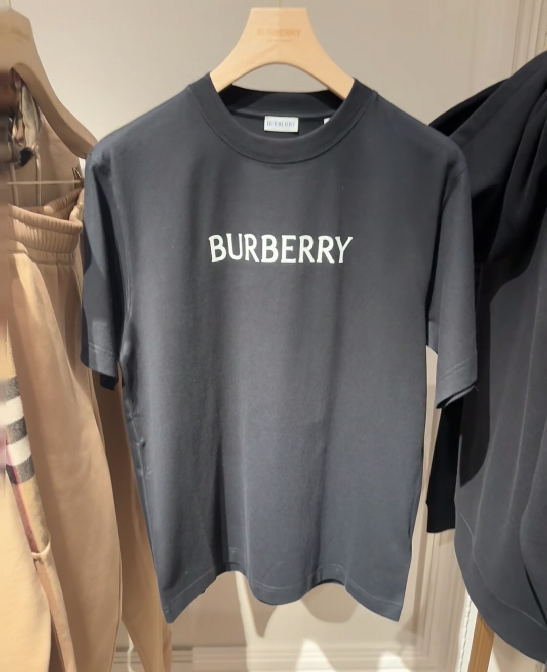BBR 黑色 白字印花 BURBERRY LOGO TEE  (男女款)