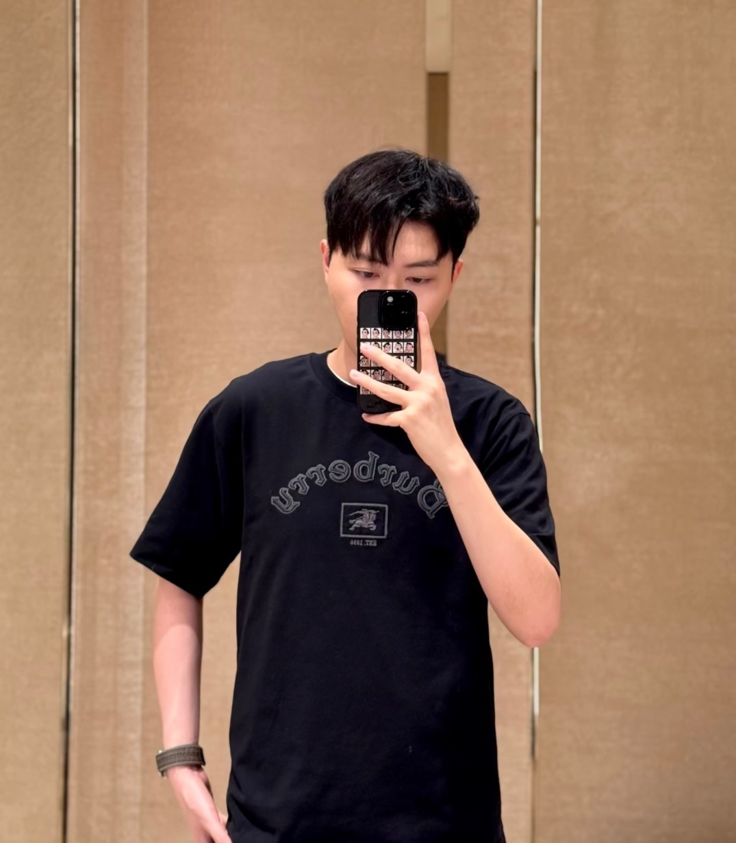 BBR 黑色 BURBERRY+戰馬 EST 1856 LOGO刺繡 TEE (男女款)