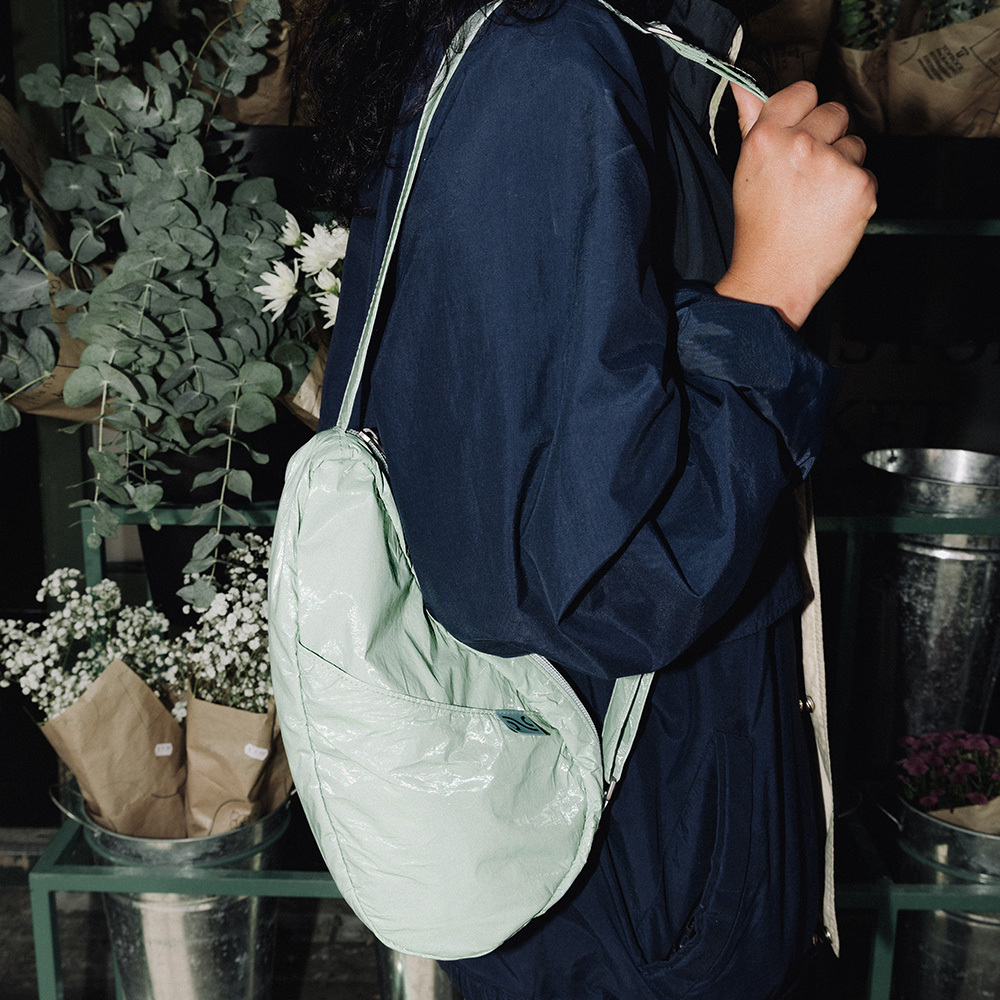 季節限定 SEASONALS SLING 斜背包-晨光霧綠