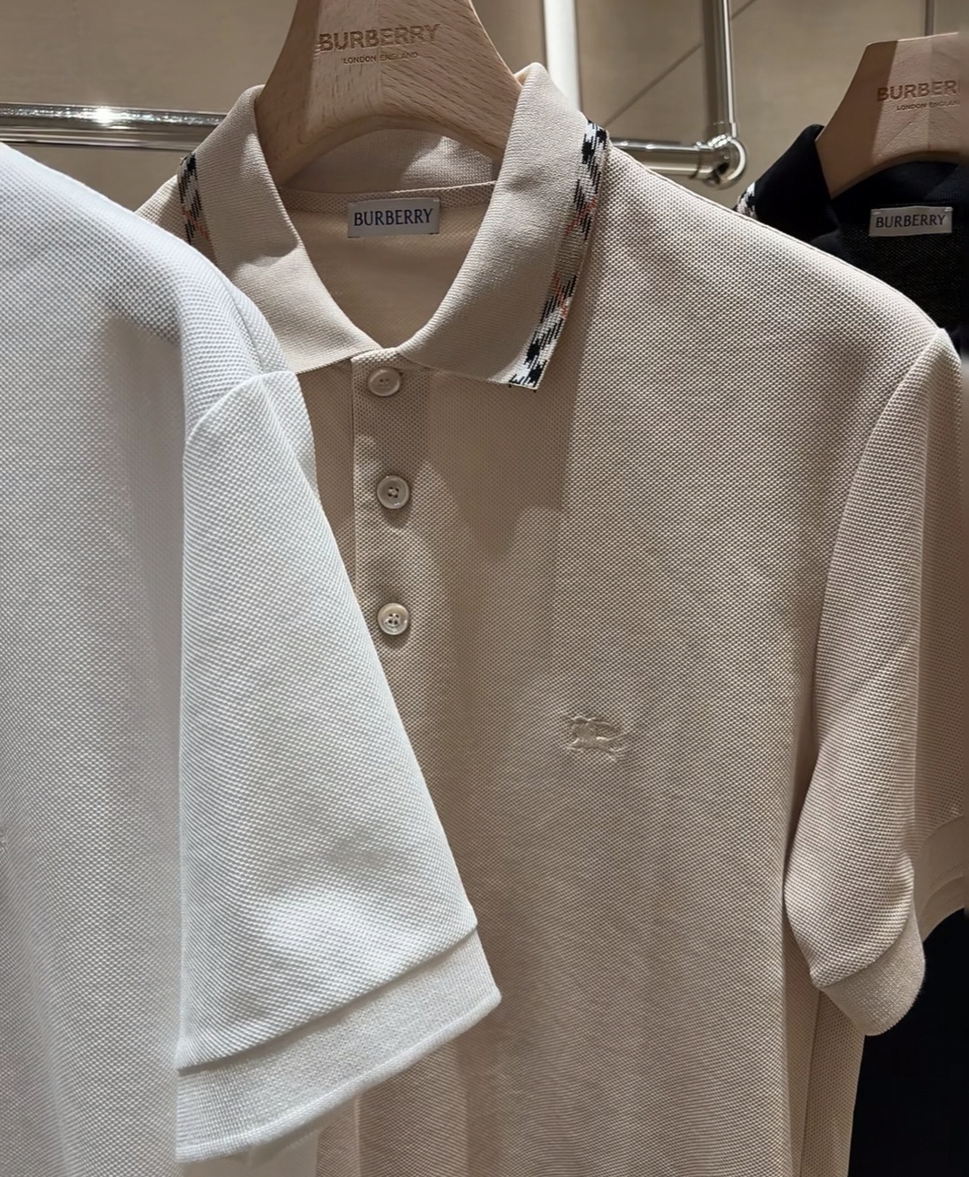 BBR 米黃色 BURBERRY LOGO刺繡 領有花邊 POLO (男款)