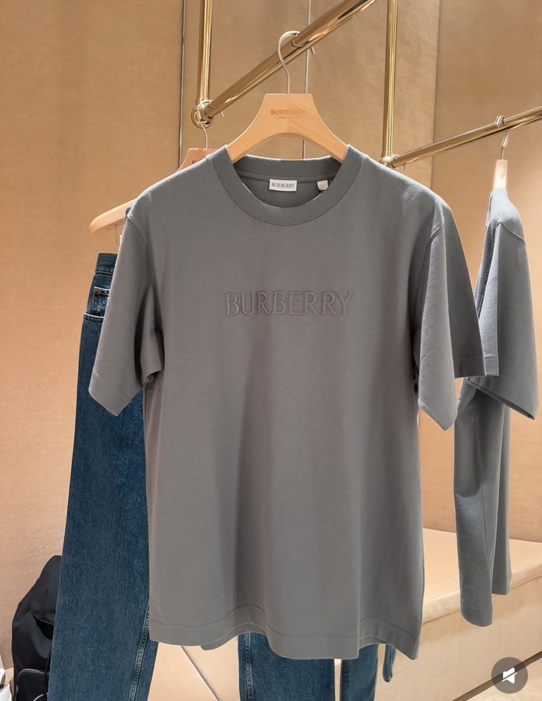 BBR 灰黑色 BURBERRY LOGO刺繡 TEE (男女款)