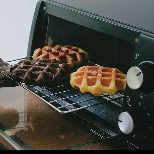 Authentic Belgian Liege waffles available in Malaysia by Waffle5