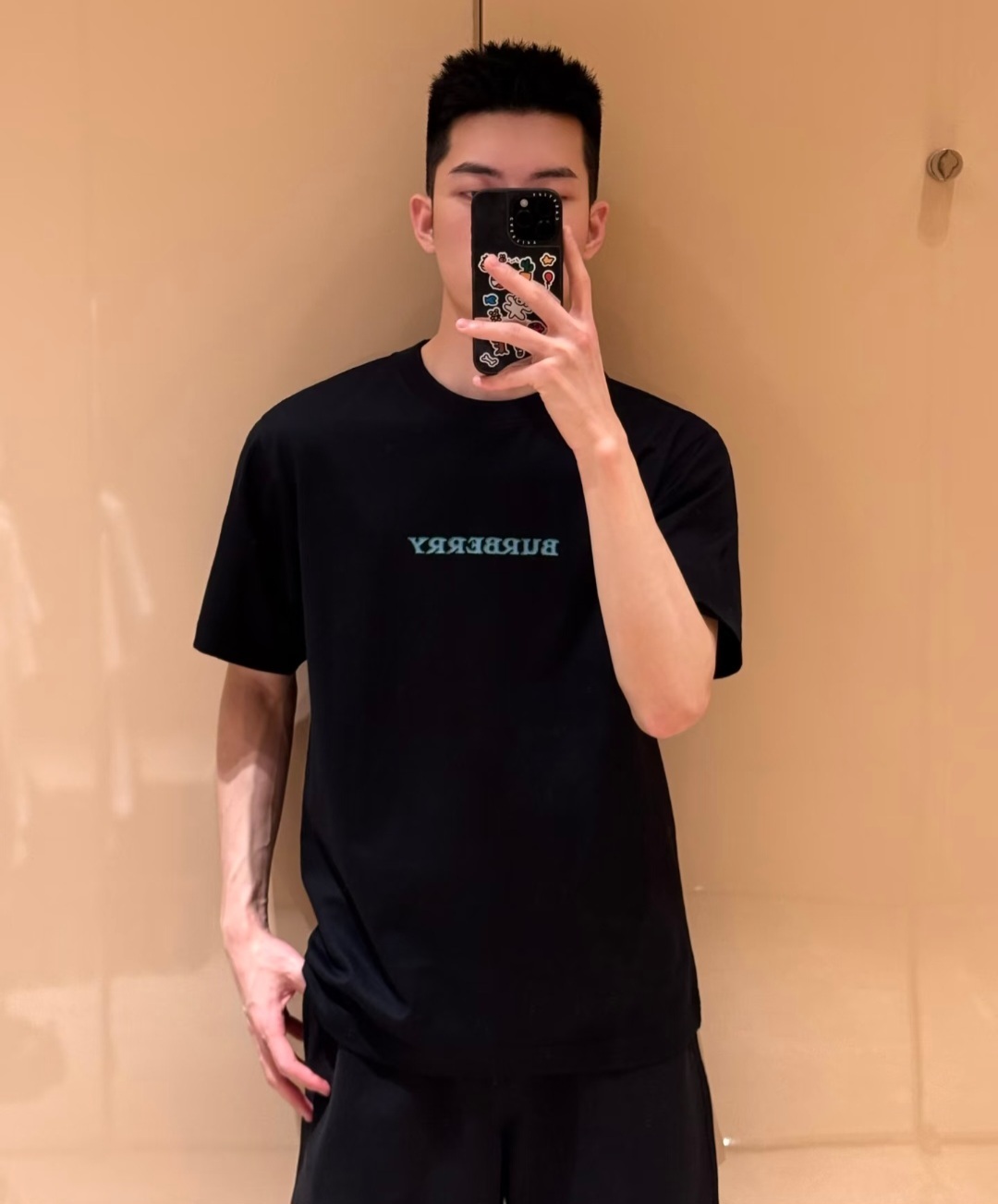 BBR 黑色 藍色字BURBERRY 背後藍綠色戰馬LOGO TEE (男女款)