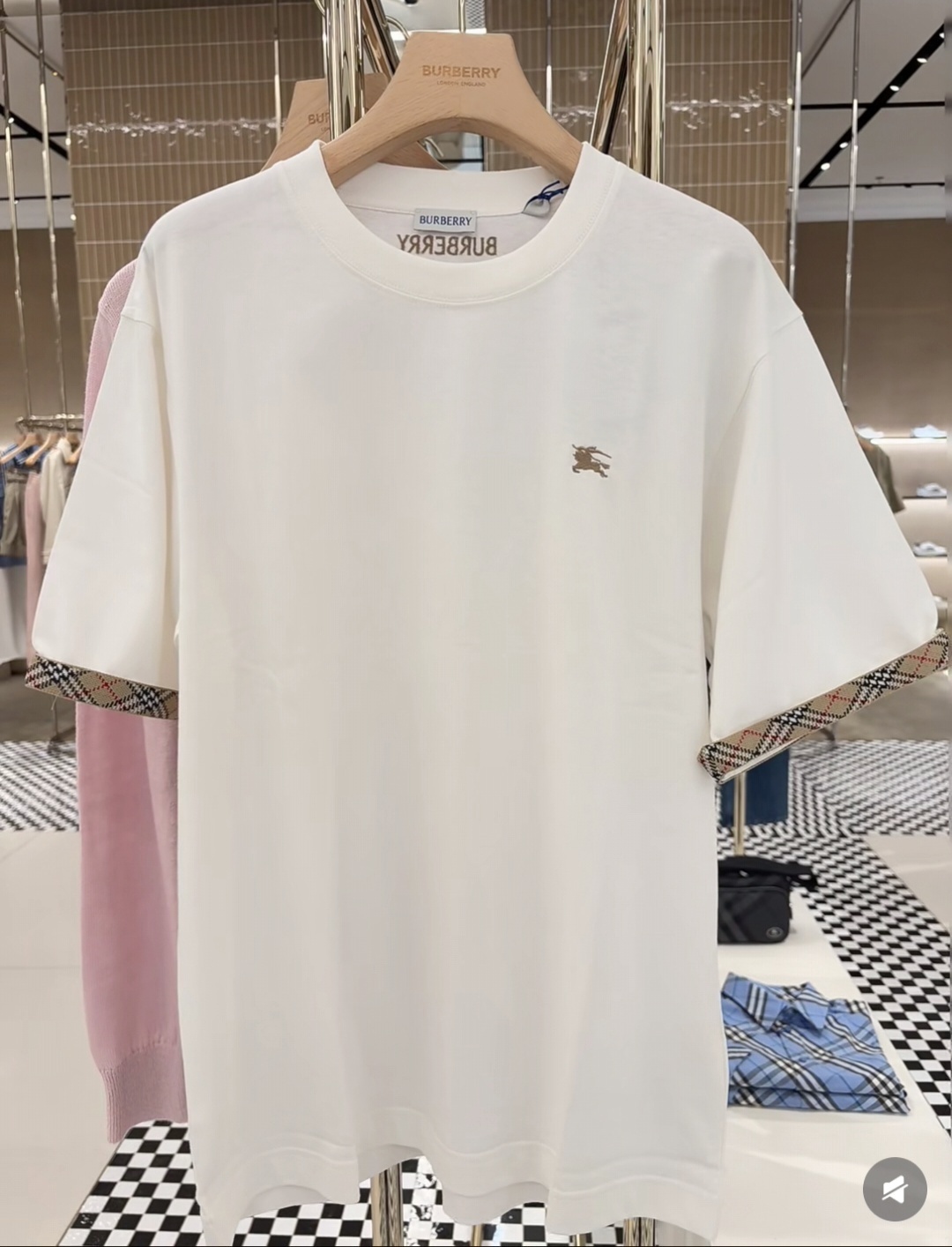 BBR 白色 細戰馬金色LOGO 袖內有菱格 TEE (男女款)