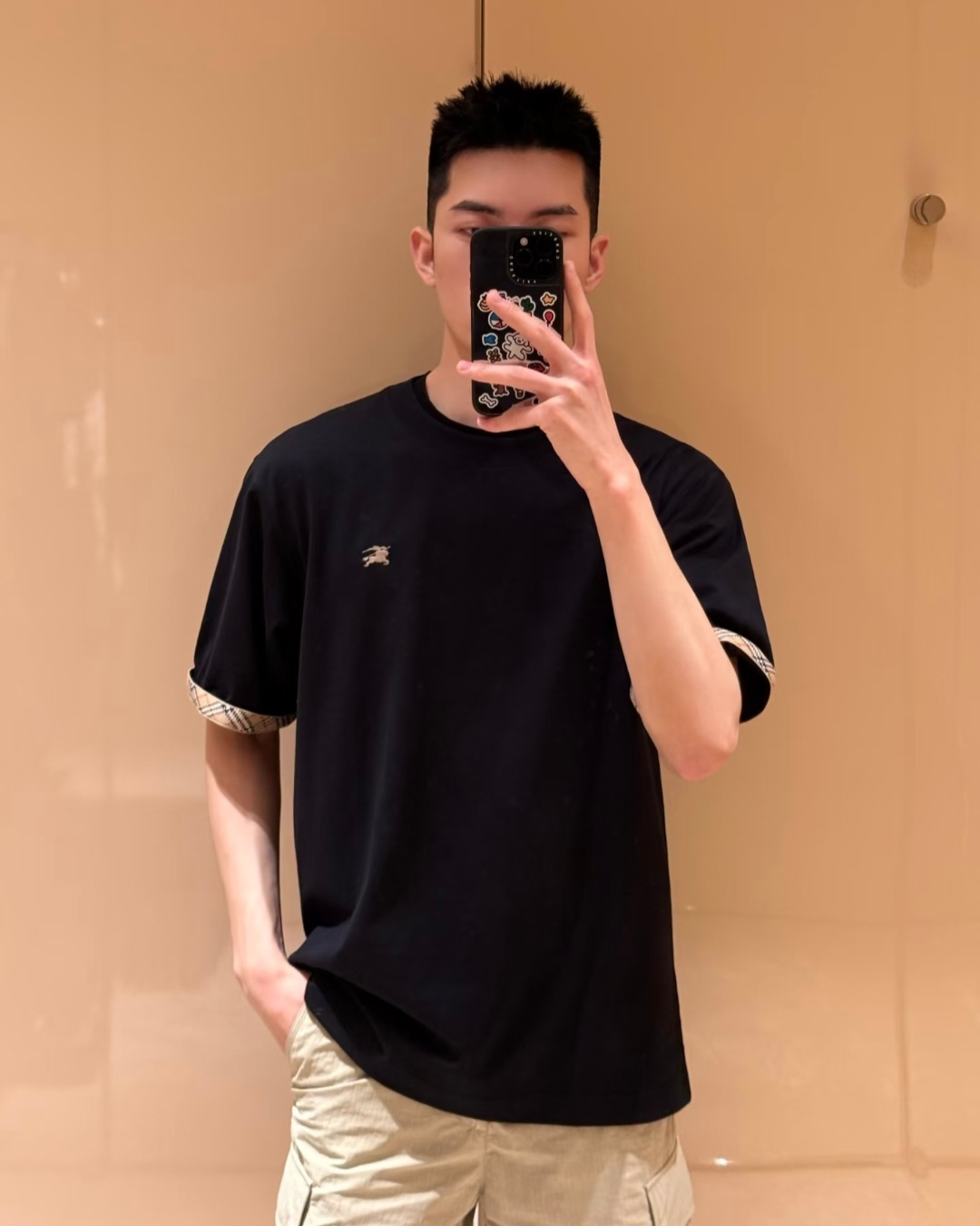 BBR 黑色 細戰馬金色LOGO 袖內有菱格 TEE (男女款)