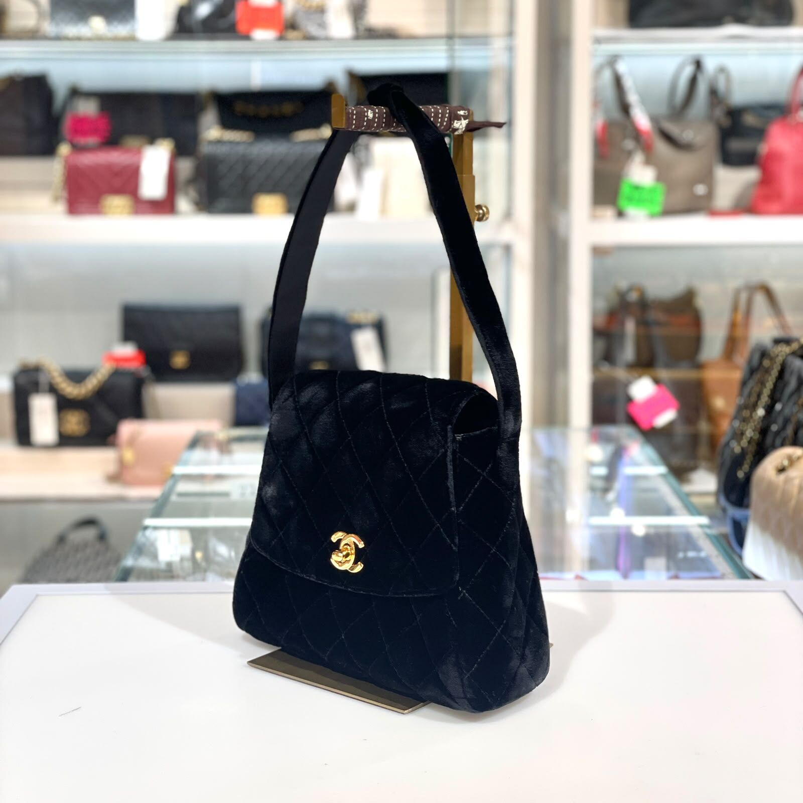 98%NEW二手CHANEL單肩袋, VINTAGE 中古, 24K MINI VELVET, SHOULDER BAG, 黑色絲絨菱格紋金扣, #香榭站正品