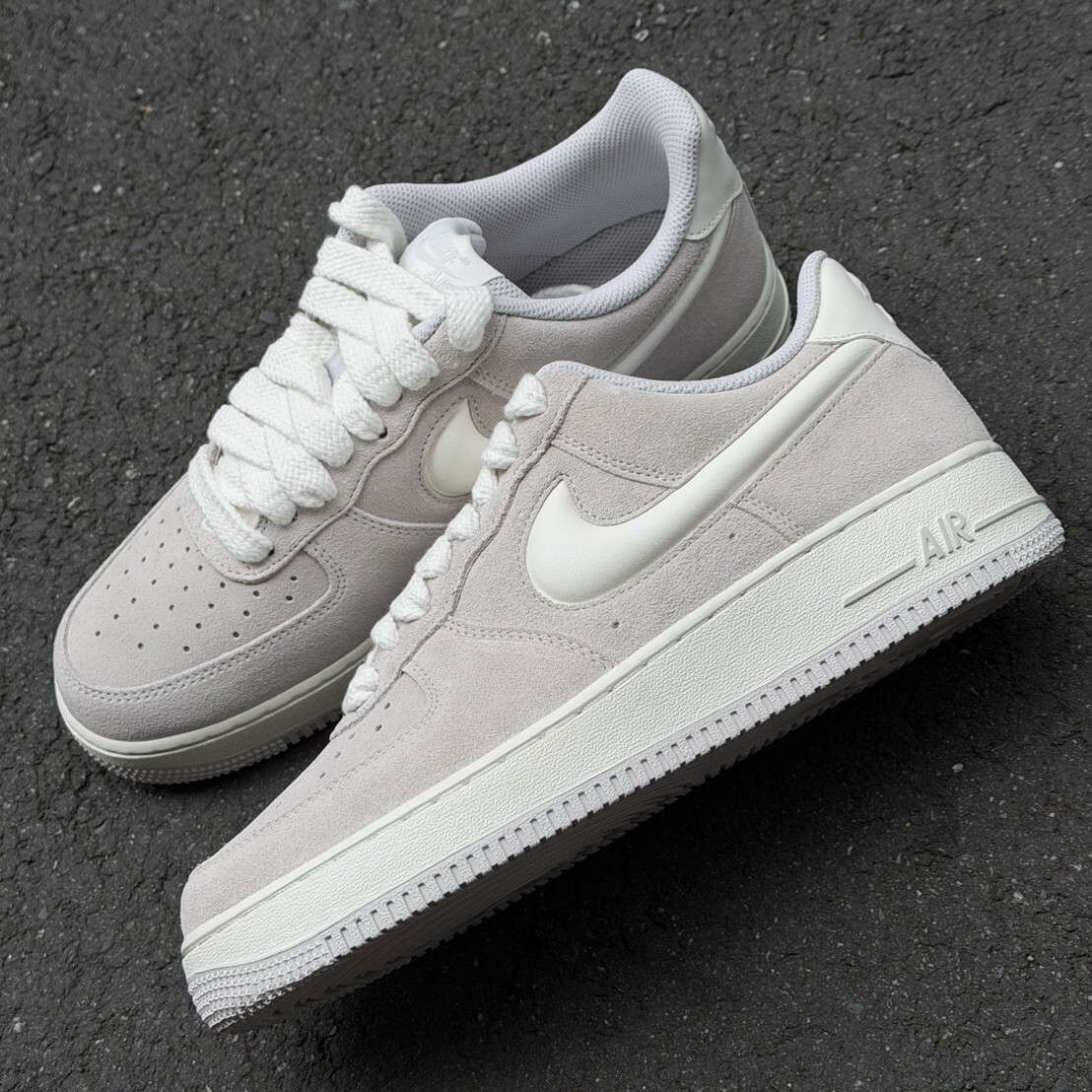 【官網限定】NIKE Air Force 1 07 LV8 麂皮立體果凍勾 煙灰色 IU7592-078 VII
