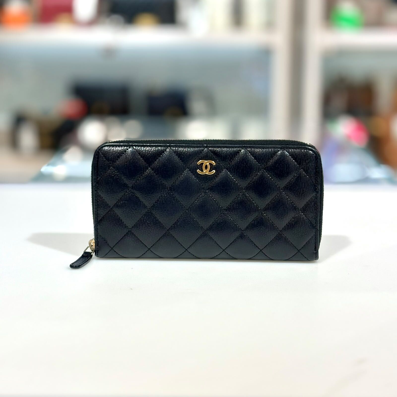 95%NEW二手CHANEL長銀包 ,CHANEL LOGO壓花字黑色菱格紋, 荔枝皮金扣, @24開 #香榭站正品