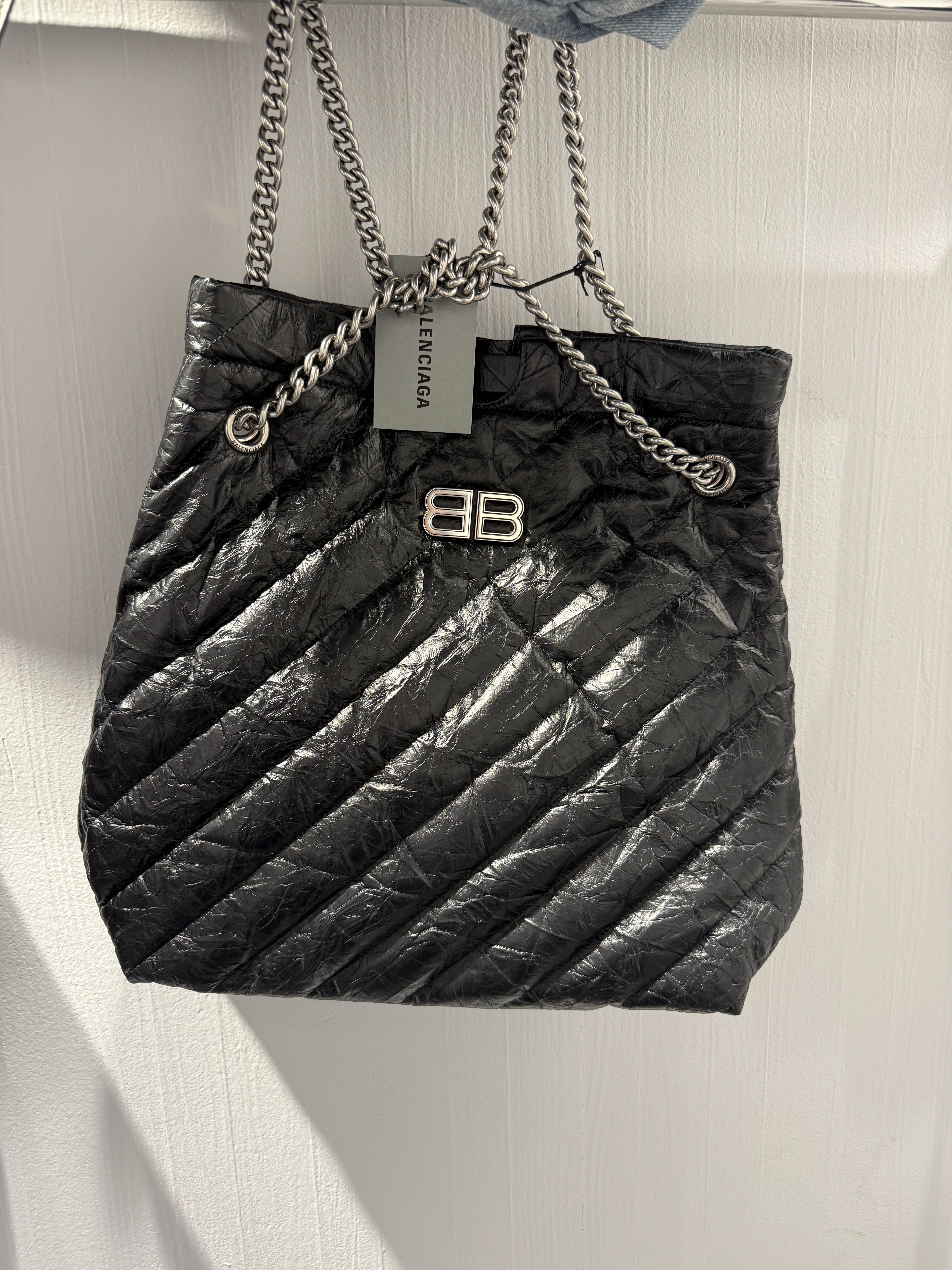 Balenciaga bb quilted crush tote M black silver