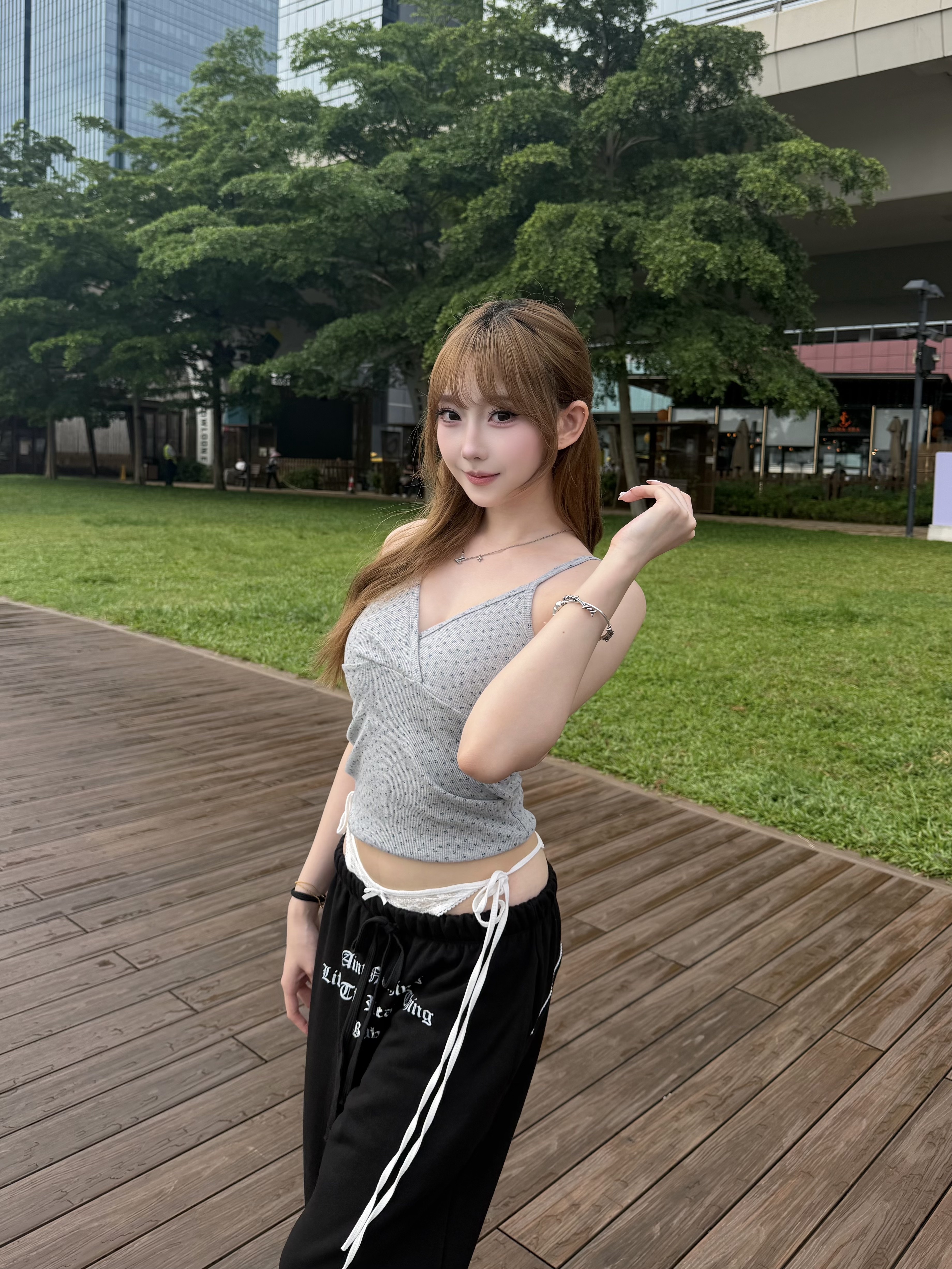 藍花花V領小背心