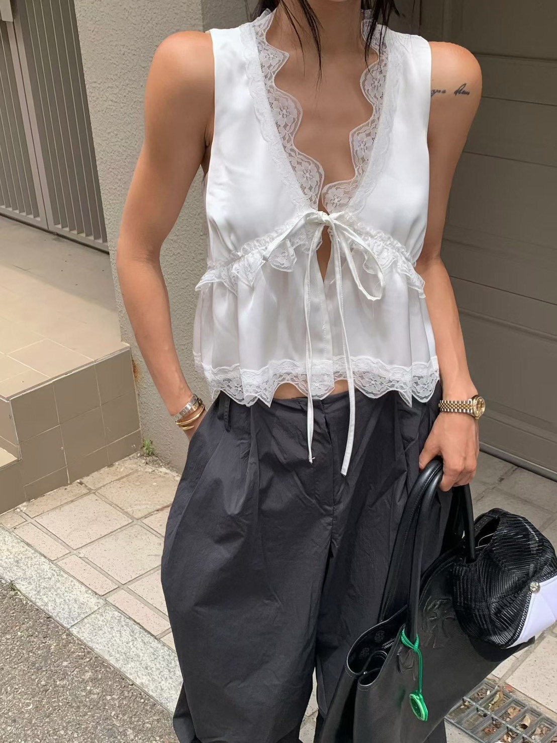 曲線蕾絲開襟綁帶背心