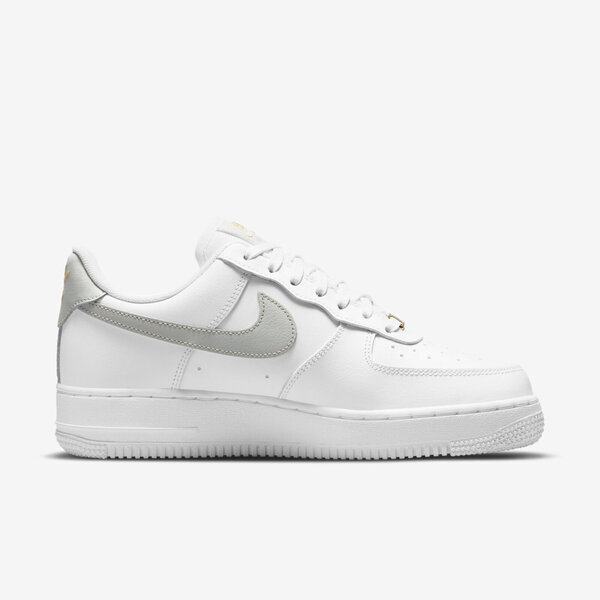 Nike WMNS Air Force 1 07 Essential CZ0270-106 女 休閒鞋 小金鉤 白銀