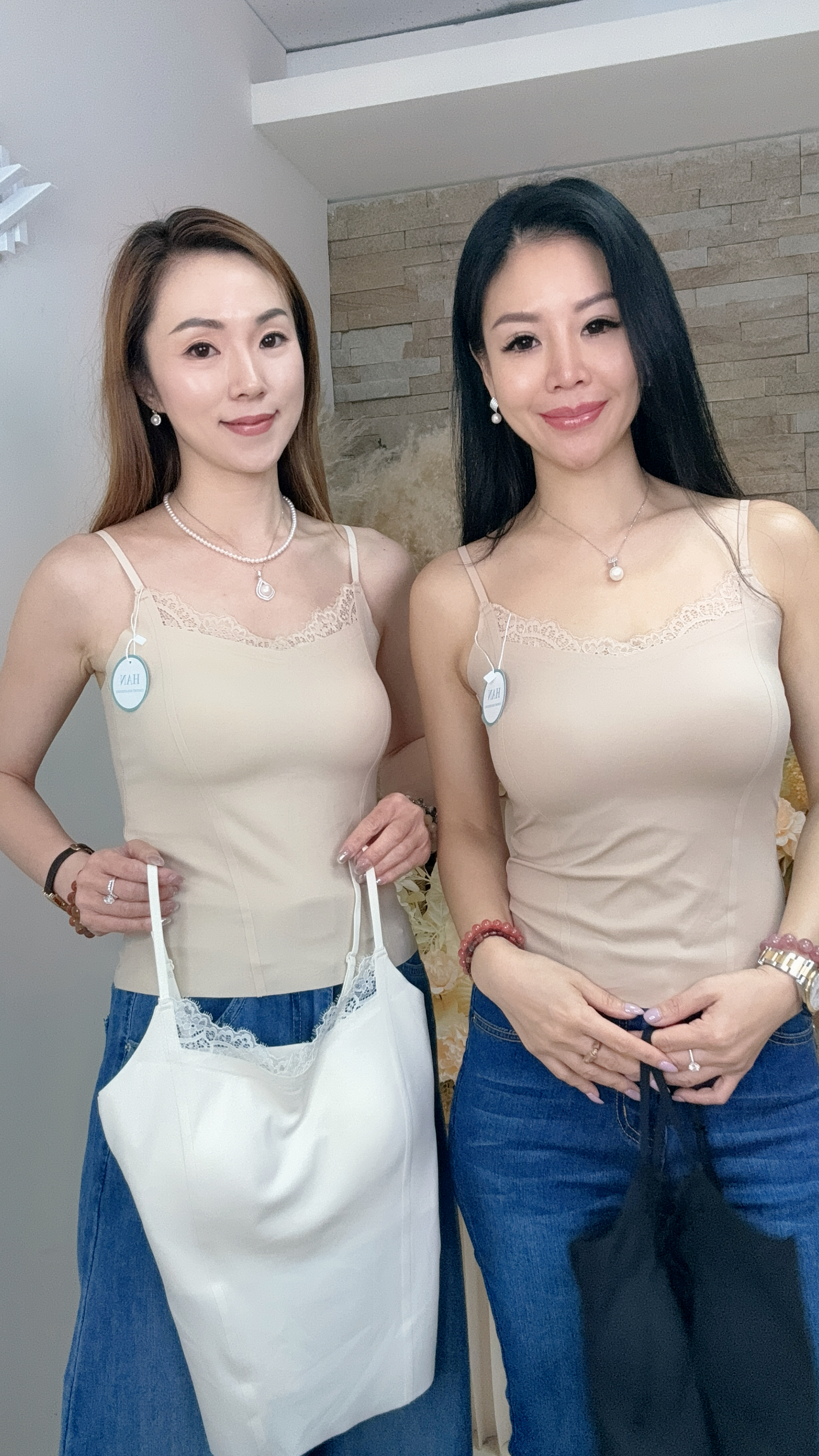 日本蕾絲花邊V領無痕美背遮副乳吊帶背心(黑色/奶白/米膚/粉底液) - #HAN #YXY19