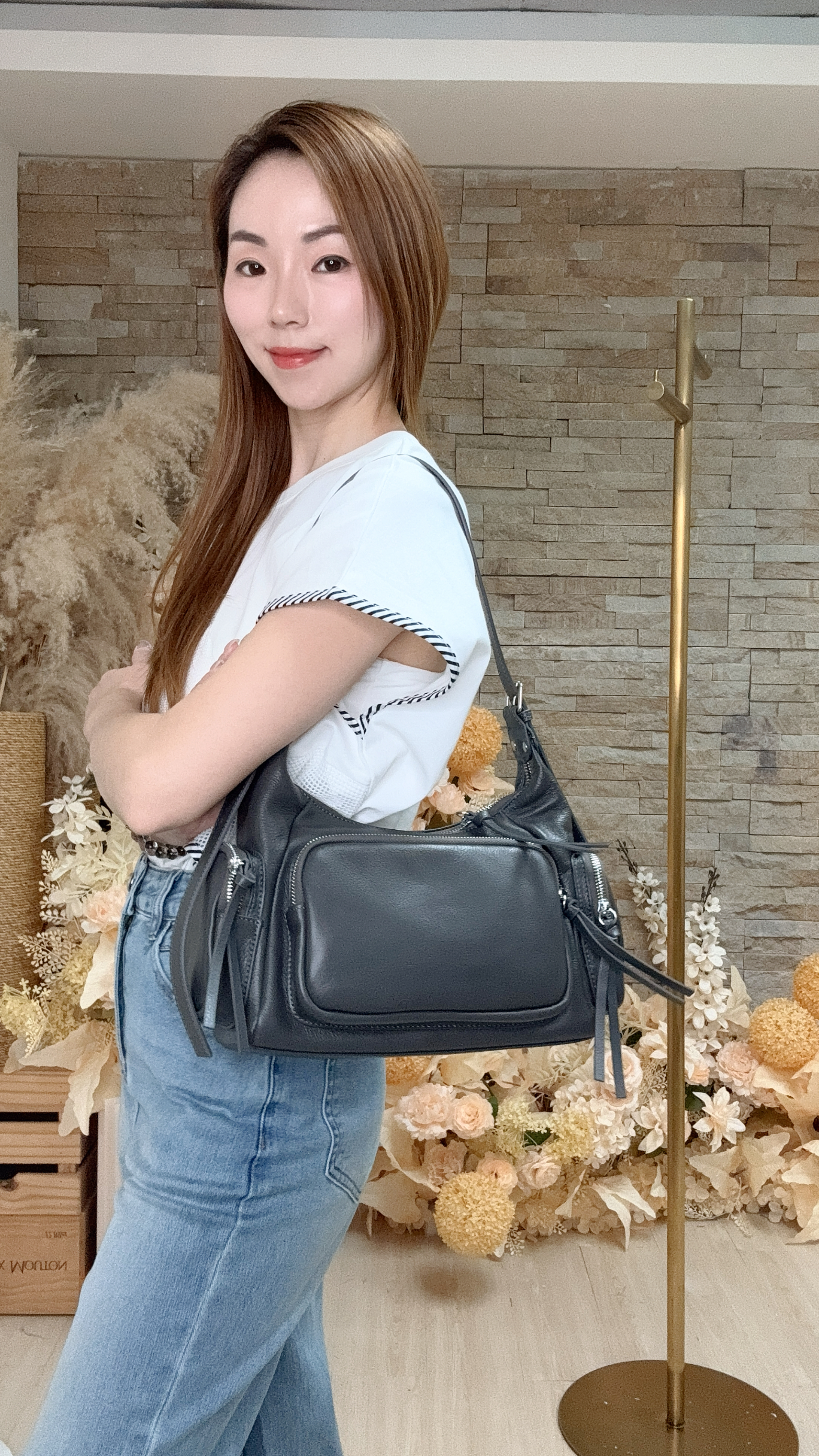 多格數頭層牛皮腋下包(可單肩或斜孭)(闊34cm 高21cm 底闊11cm) #9967