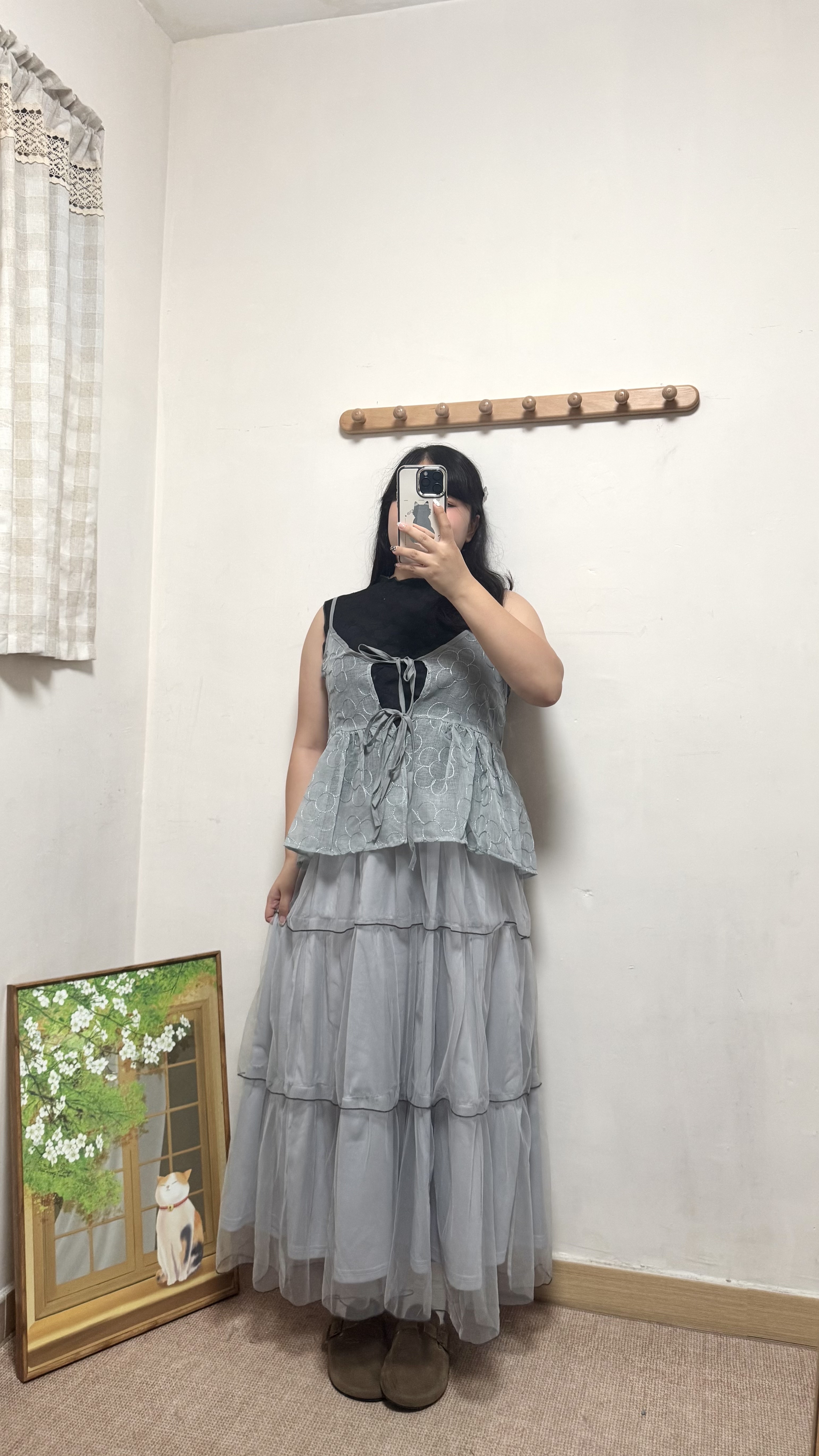 銀絲刺繡花吊帶