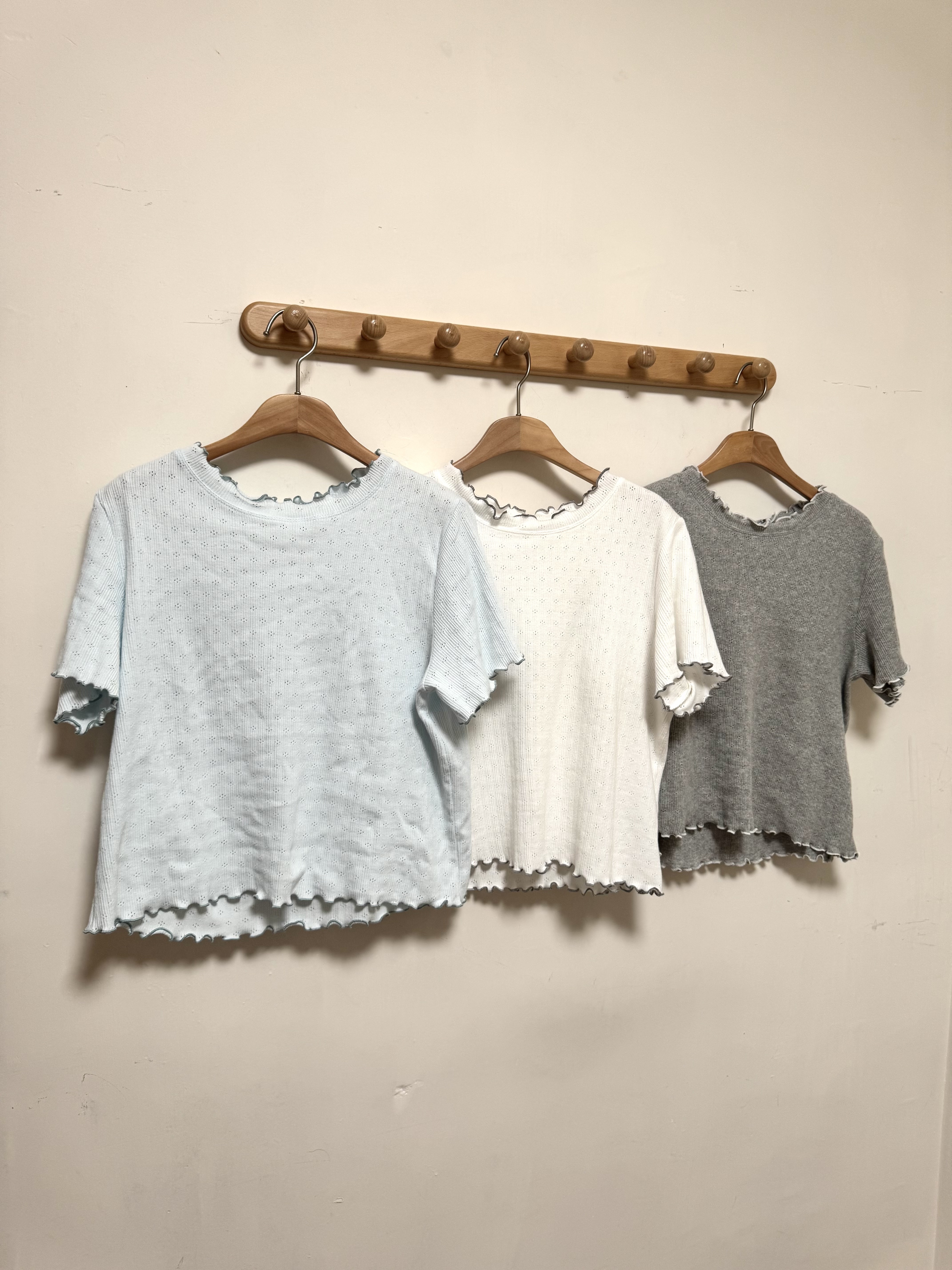 推！小通花捲邊Top