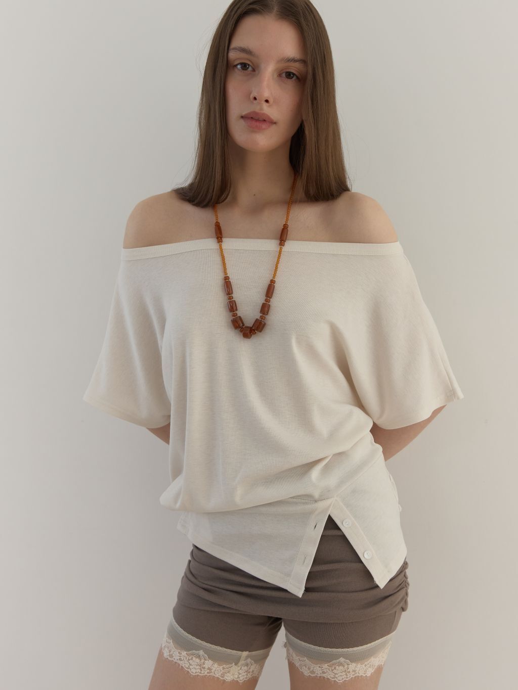 (A19)BUTTON OFF-SHOULDER T (BEIGE)