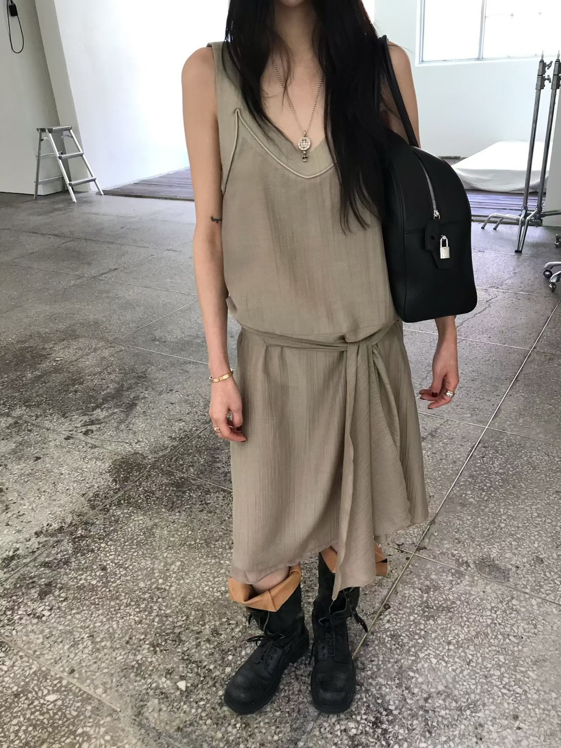 v領綁腰無袖長洋裝