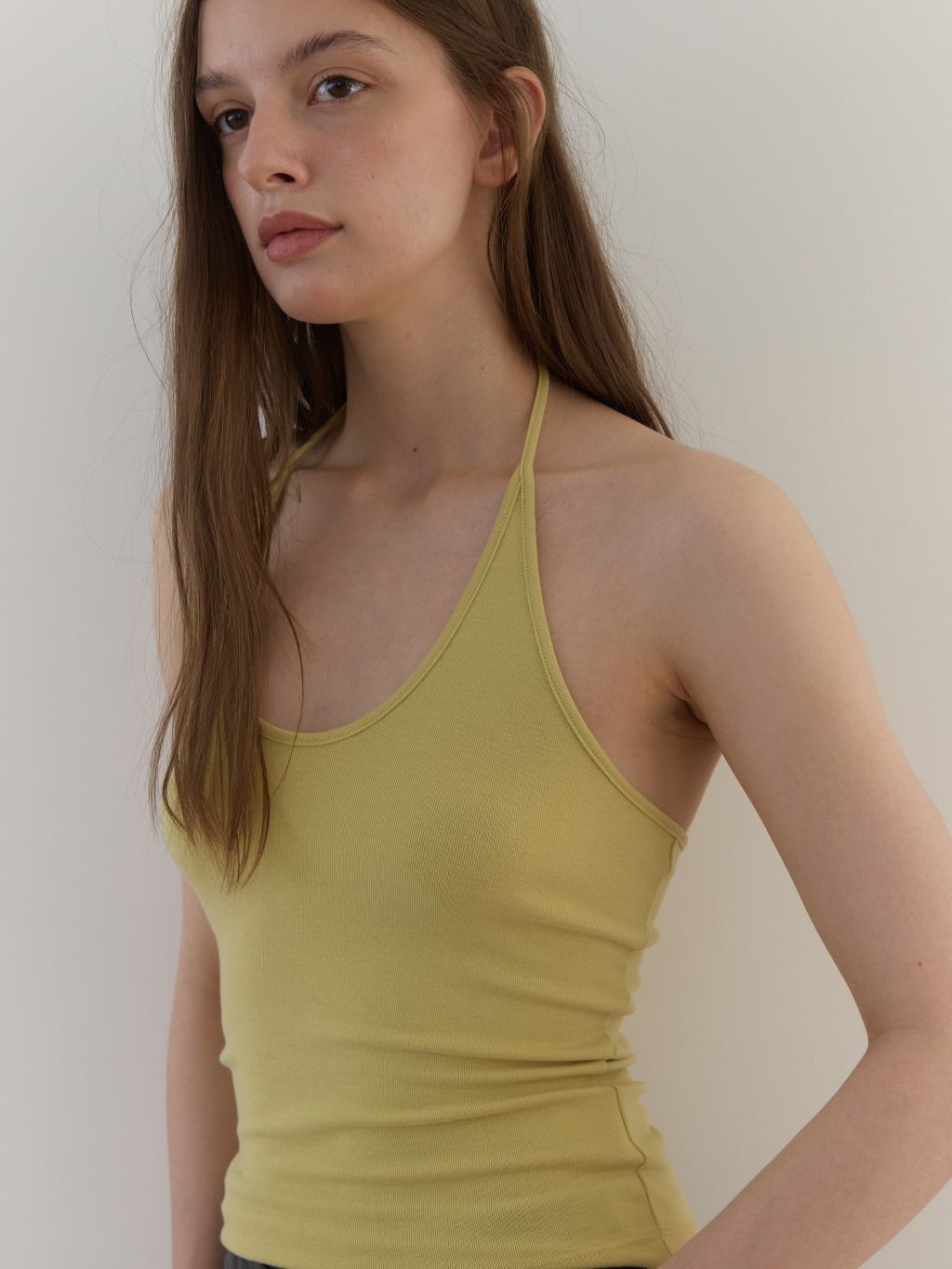(A25)CURVE HALTER SLEEVELESS (MUSTARD)
