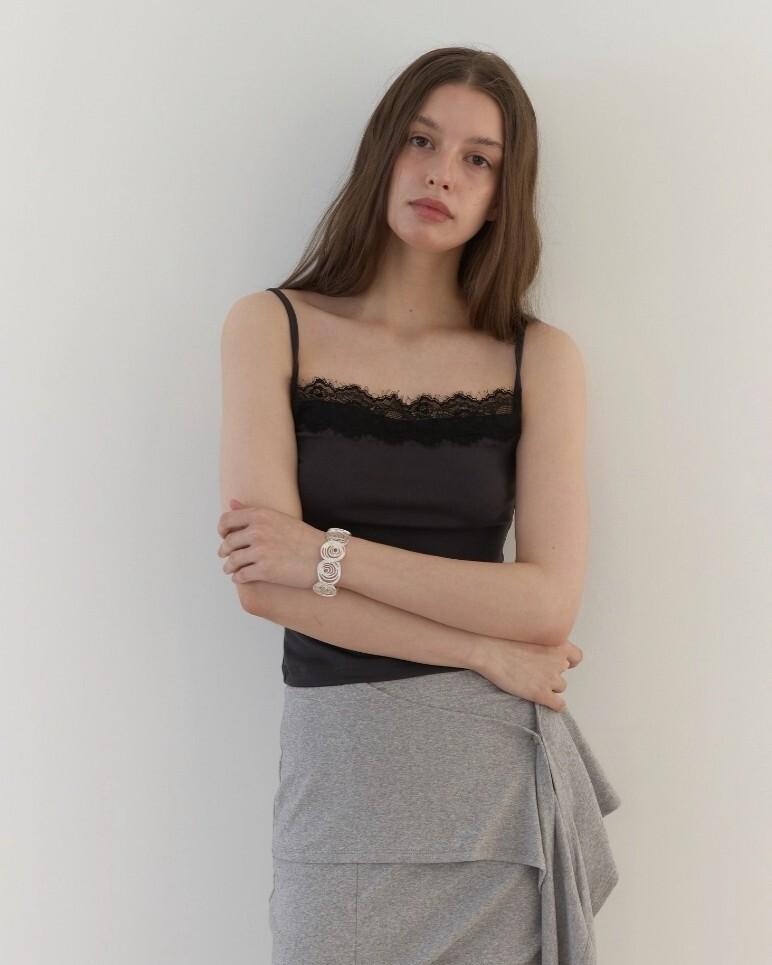 (A36)PALE LACE SLEEVELESS (CHACOAL)