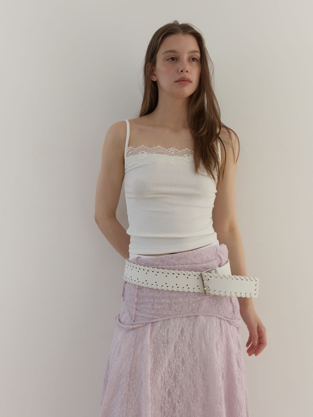 (A37)PALE LACE SLEEVELESS(WHITE)