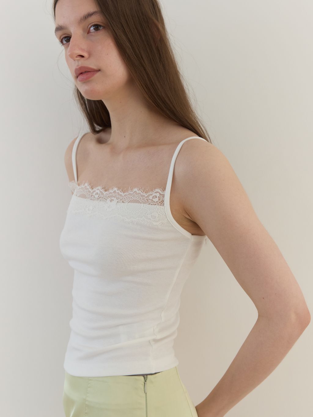 (A37)PALE LACE SLEEVELESS(WHITE)