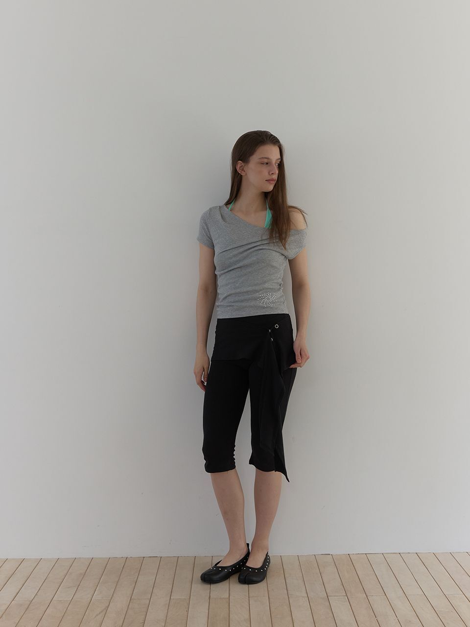 (A40)SCARF LAYERED CAPRI PANTS (BLACK)