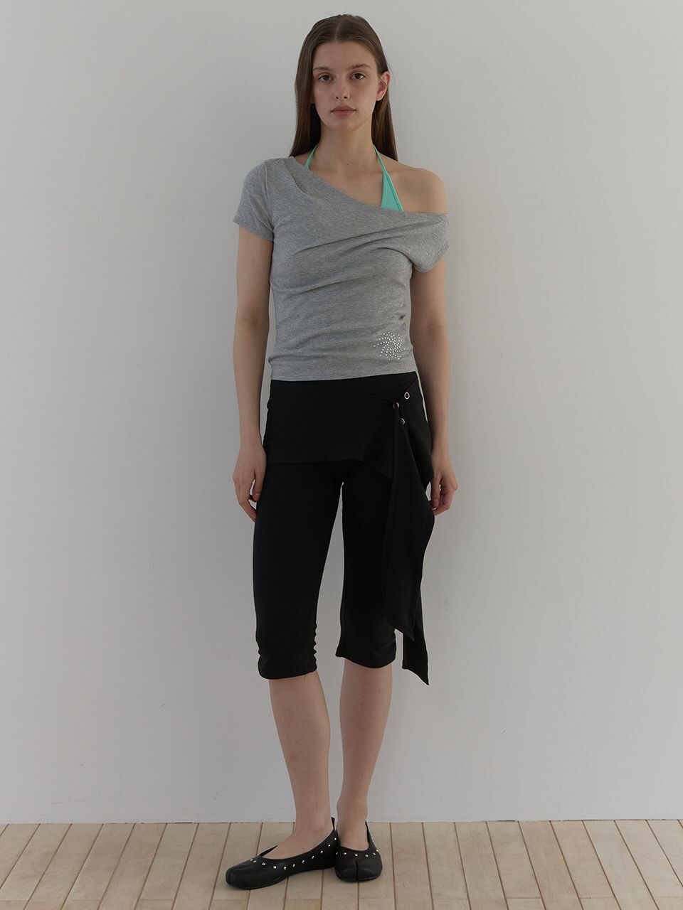 (A40)SCARF LAYERED CAPRI PANTS (BLACK)