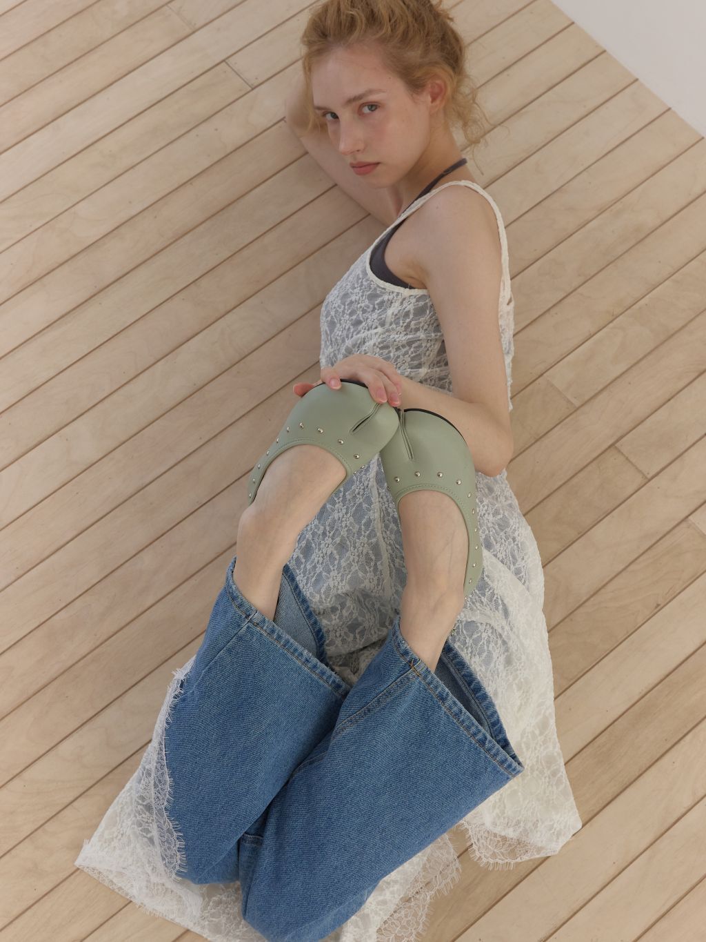 (A46)STUD TABI FLAT (MINT)