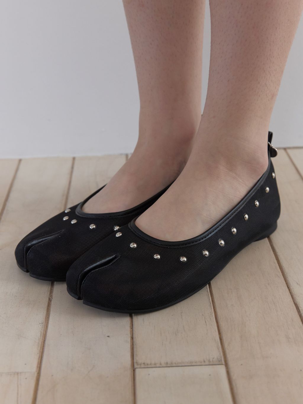 (A47)STUD TABI MESH FLAT (BLACK)