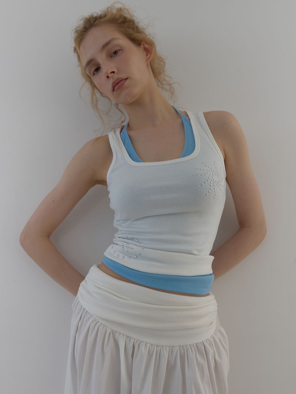 (A49)SUNRISE STUD SLEEVELESS (IVORY)